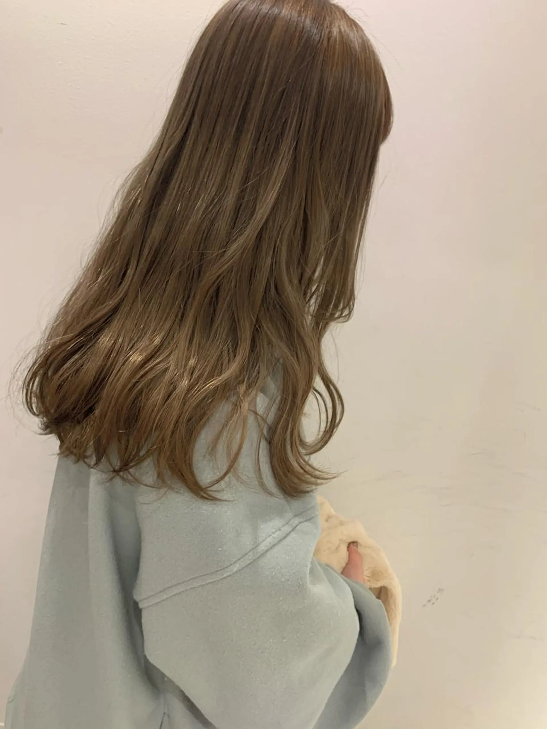 ロング カラー ハイトーン/ウルフ /小澤凌祐🦕のヘアスタイル