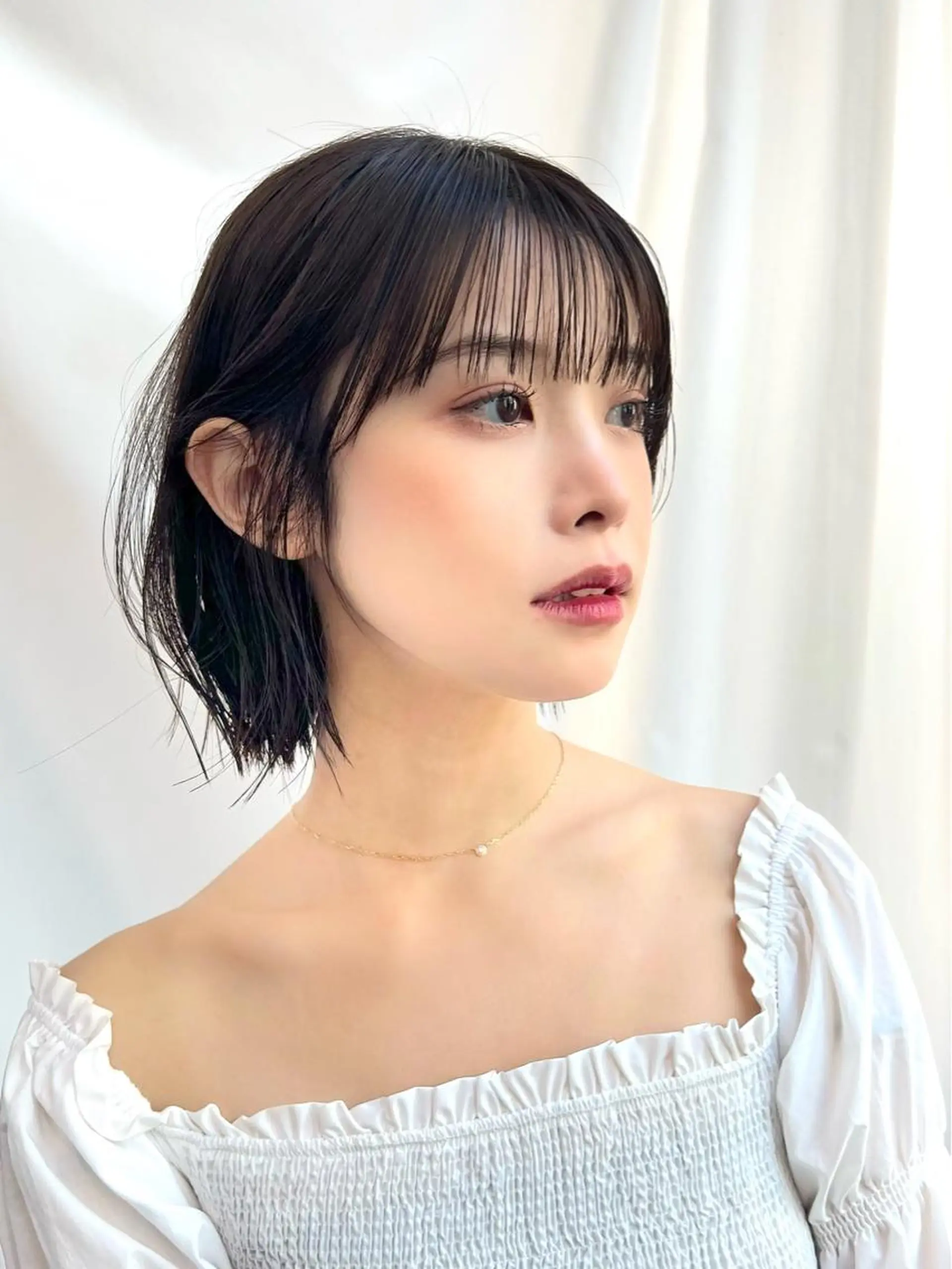 ミディアム カラー 切りっぱなしボブ ブリーチ グレージュ ボブ レイヤーカット カット ヘアカラー トリートメント レイヤー専門家 ダブルカラー修のヘアスタイル