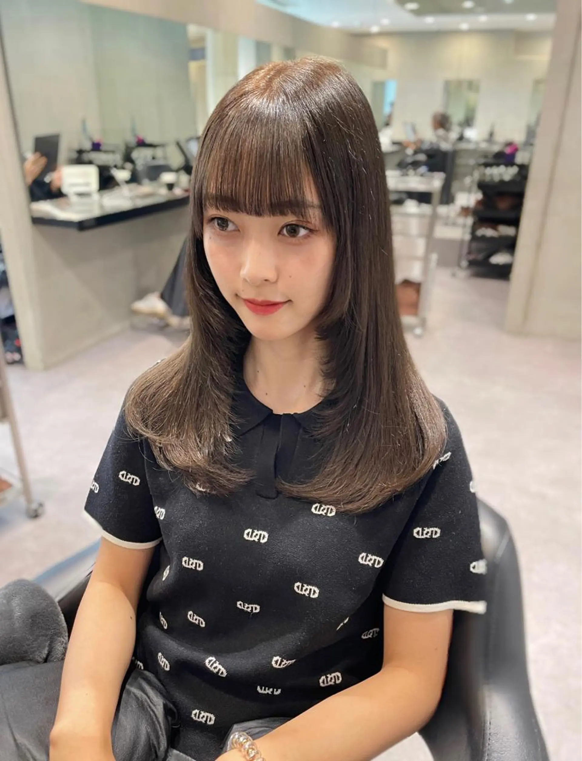 セミロング カット ヘアカラー トリートメント 銀座／レイヤーカット 🤍内野すみれのヘアスタイル