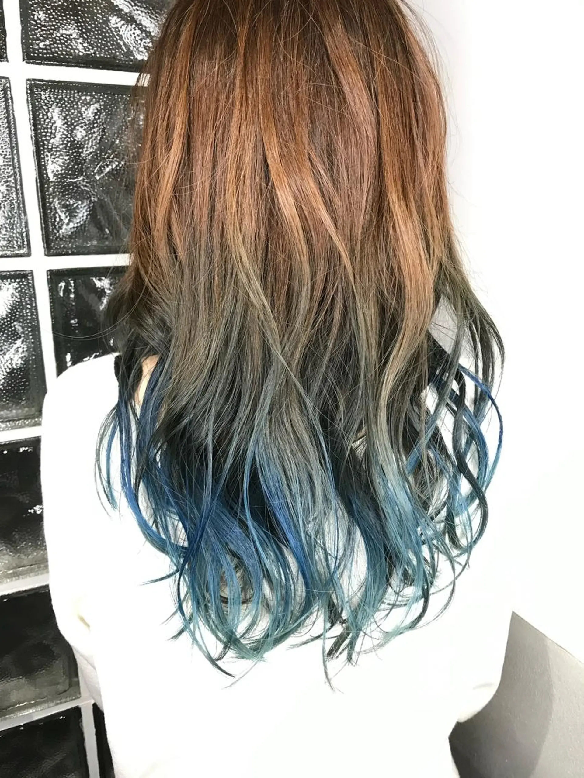 セミロング カラー カット ヘアカラー トリートメント 美容師歴18年 ALBA 齊藤のヘアスタイル