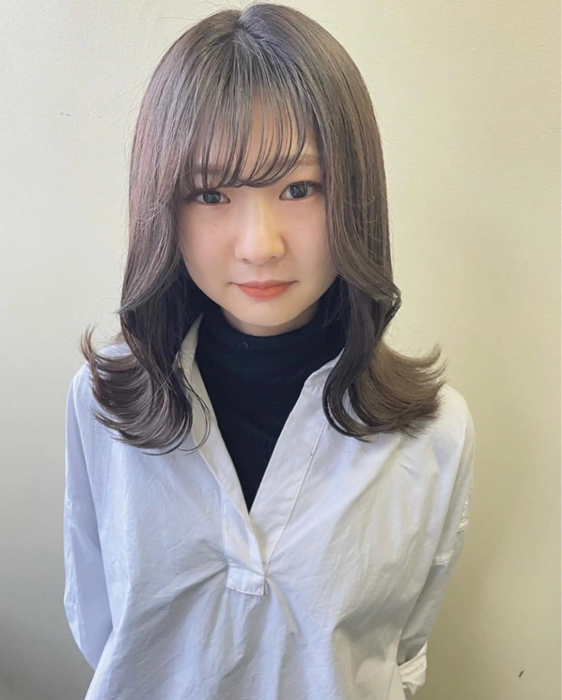 セミロング カラー ヘアアレンジ ベージュカラー くびれヘア シースルーバング ワンホンヘア カット トリートメント 韓国ヘア🖤 YURINAのヘアスタイル