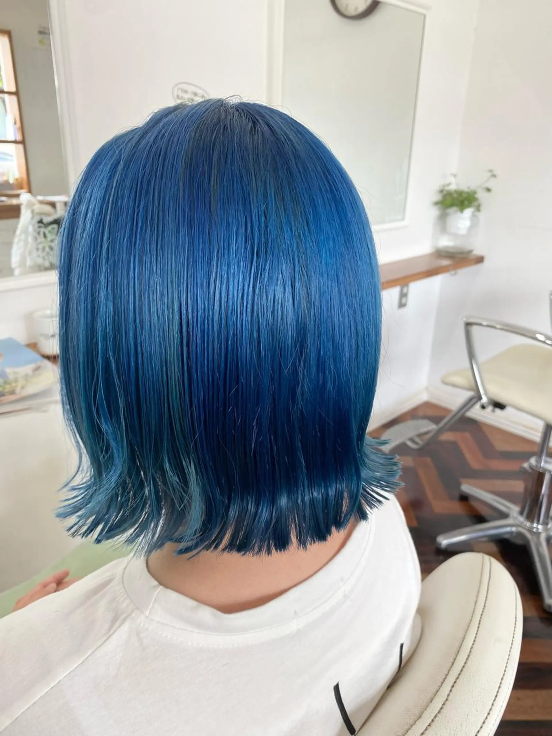 ショート カラー ブリーチ ブルーカラー ヘアカラー Kazaoka Saraのヘアスタイル