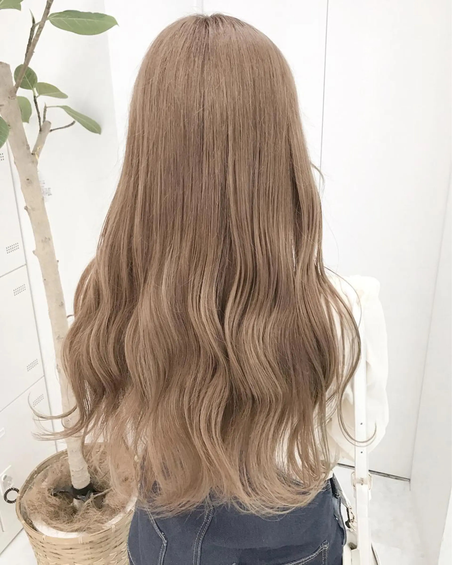 ロング カラー 🩵ハイトーン 美咲🩵のヘアスタイル