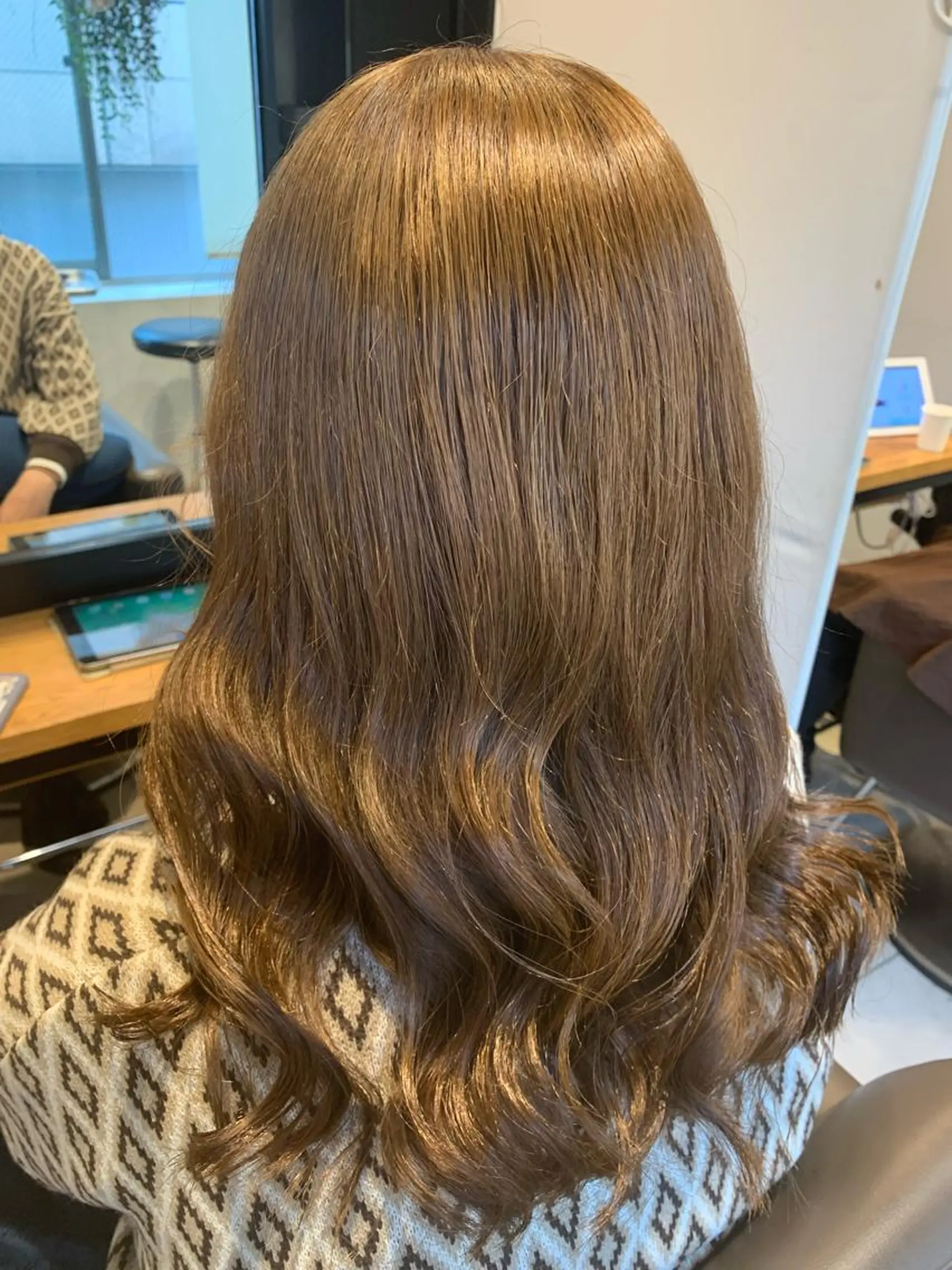 セミロング カラー ヘアアレンジ Moana by HEADLIGHT所属・tomoka/ デザインカラー🌺のヘアスタイル