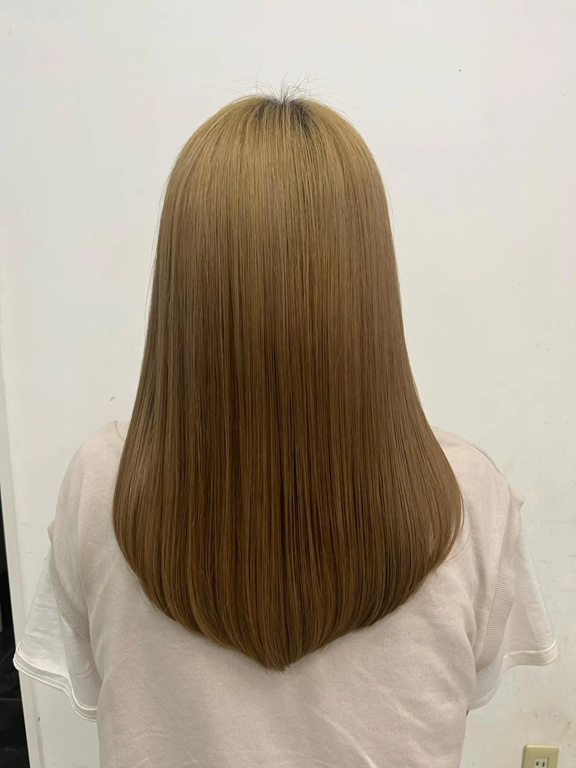 セミロング 縮毛矯正 float浦和美園所属・float浦和美園店 藍野賢也のヘアスタイル