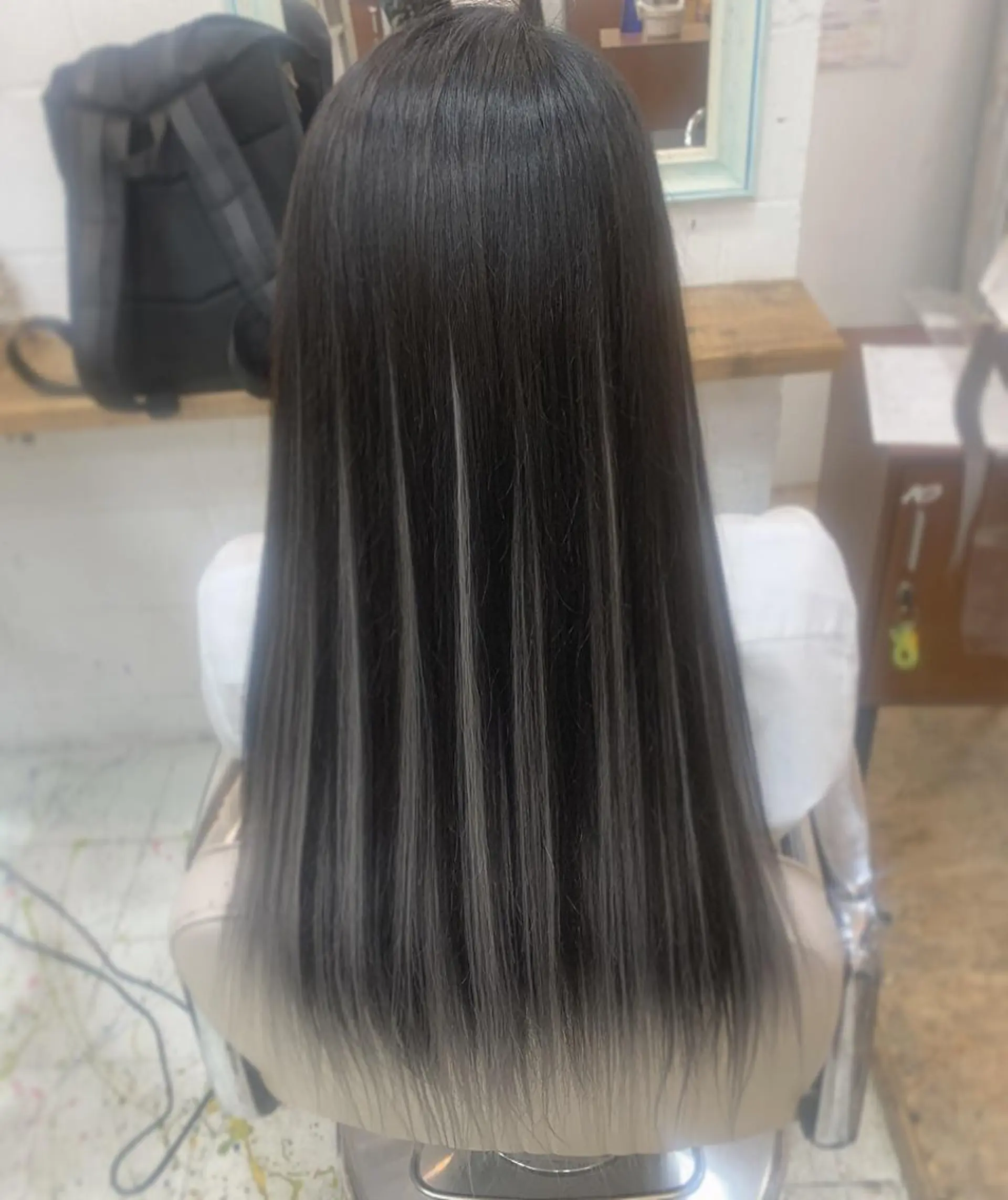 ロング カラー シールエクステ ダークグレー シルバー エクステ Fan.ray副店長 🌈 響希のヘアスタイル