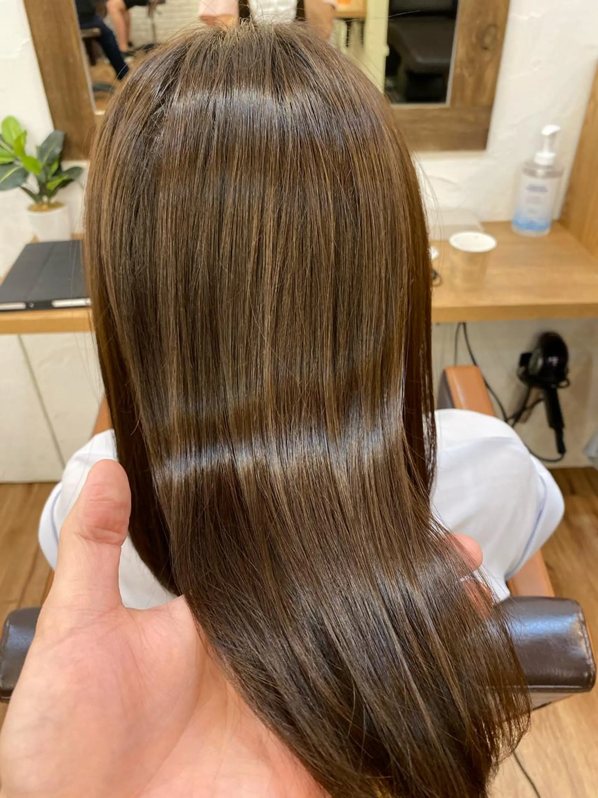 ロング サロウィン新宿三丁目所属・✨クセ・広がりで悩む 学生さんへ✨taroのヘアスタイル