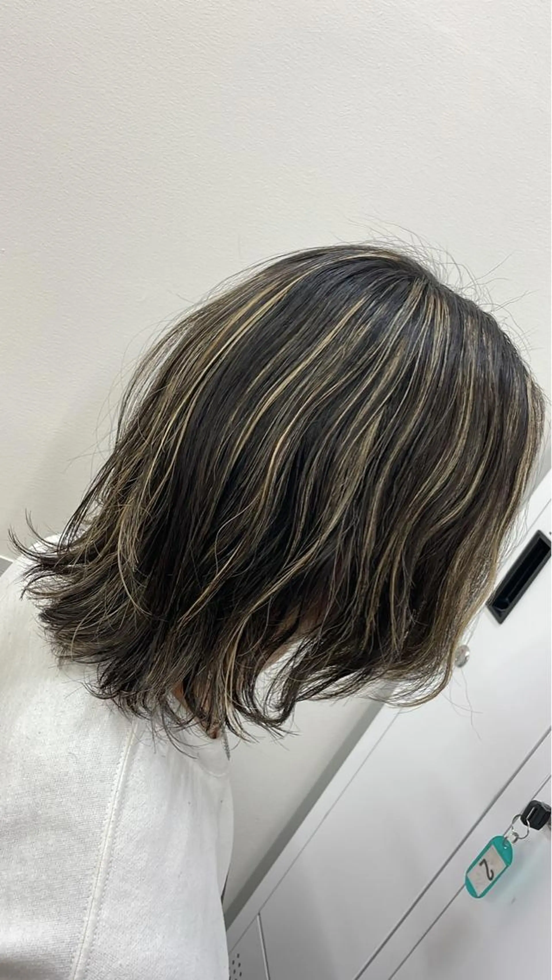 ミディアム カラー メンズ メンズハイライト ハイライトカラー ハイライト ヘアカラー トリートメント Sherry大国町所属・Sherry大国町 HIKARUのヘアスタイル