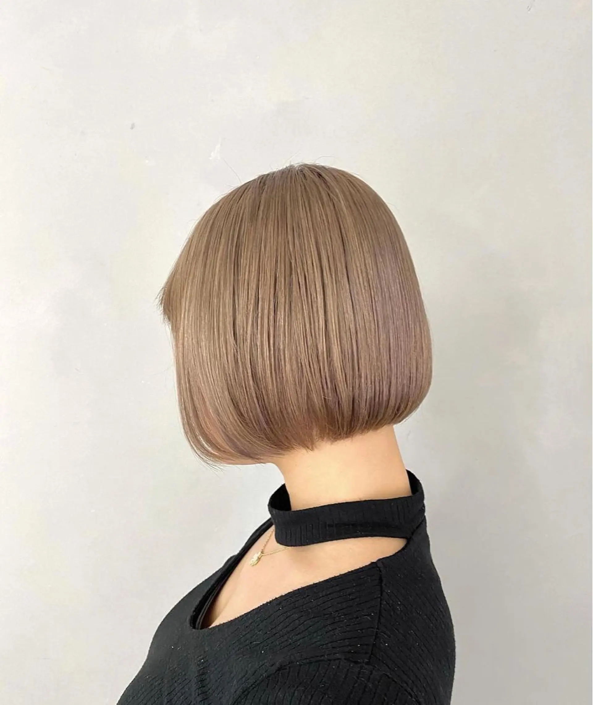 ショート カラー ベージュカラー ミルクティーベージュ ボブ カット ヘアカラー トリートメント DX渋谷所属・カラー特化美容師 サトウリュウマのヘアスタイル