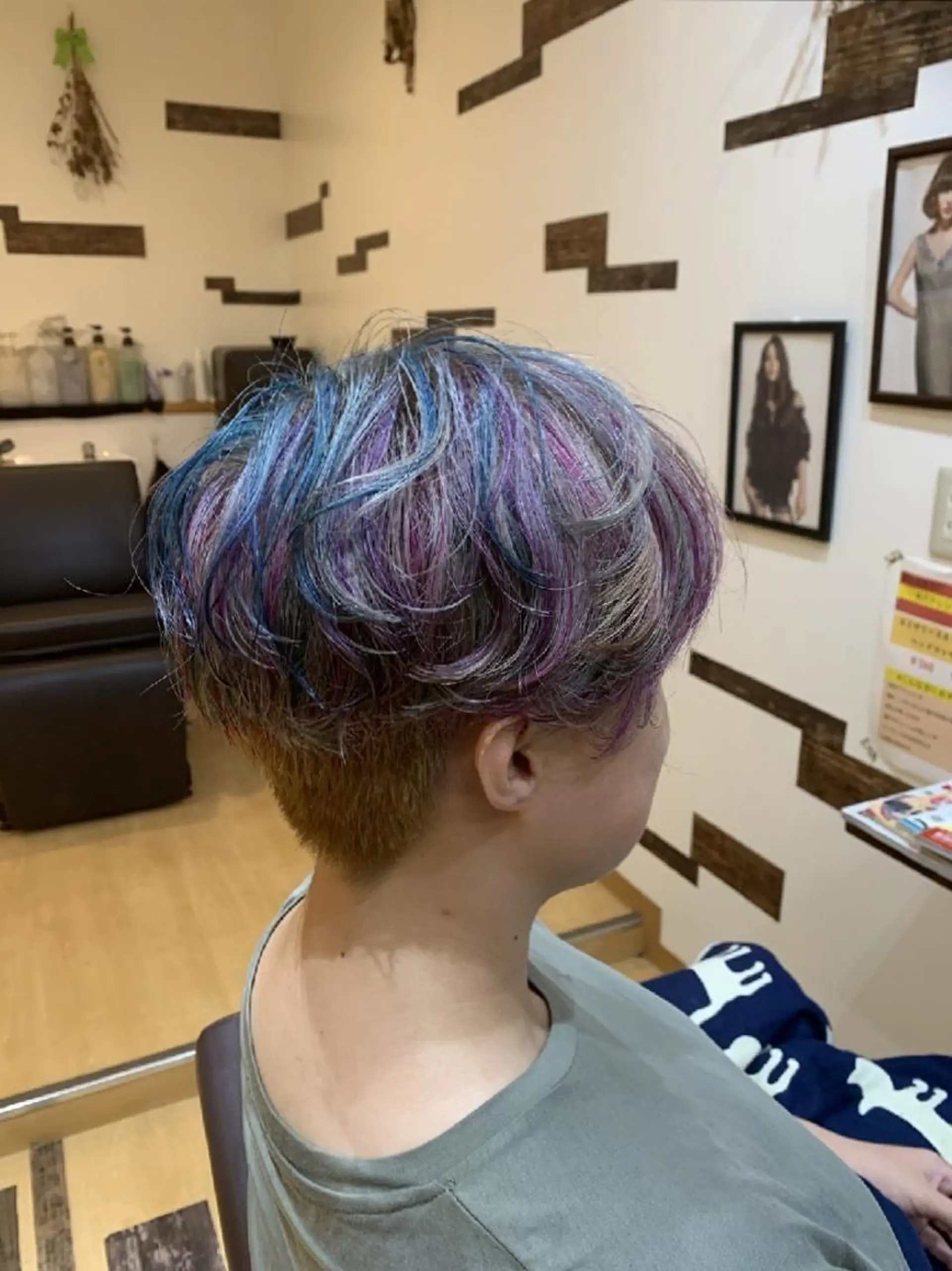 ショート カラー ユニコーンカラー ヘアカラー SUGAR所属・サトウ シューイチのヘアスタイル