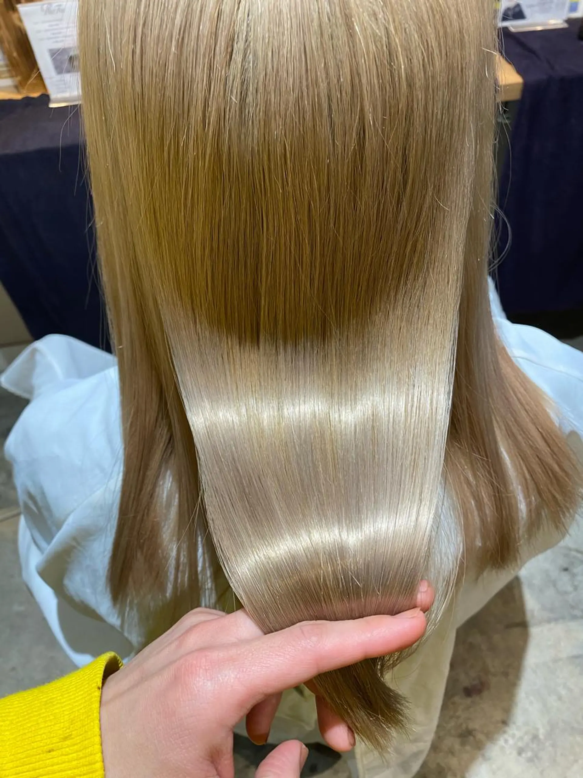 ミディアム カラー レイヤー×髪質改善 マネージャー安藤光司のヘアスタイル