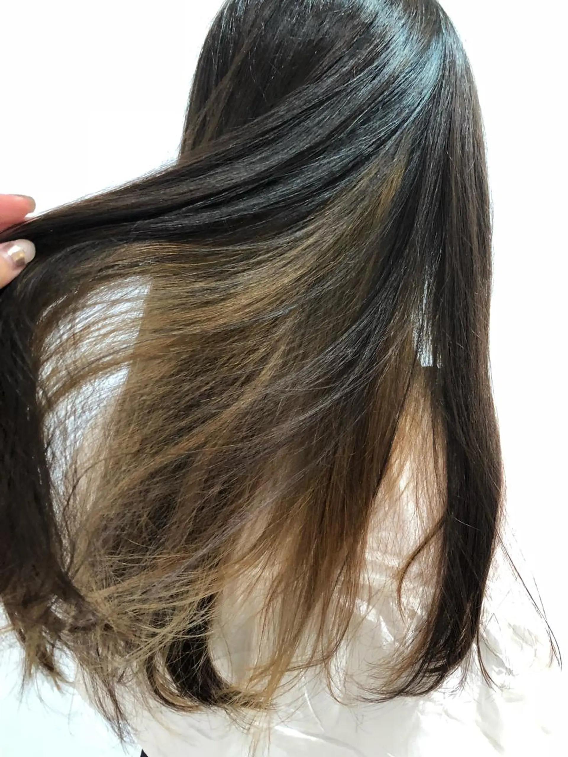 ロング カラー ブリーチ インナーカラー niim所属・新居美紗希 ニイミサキのヘアスタイル