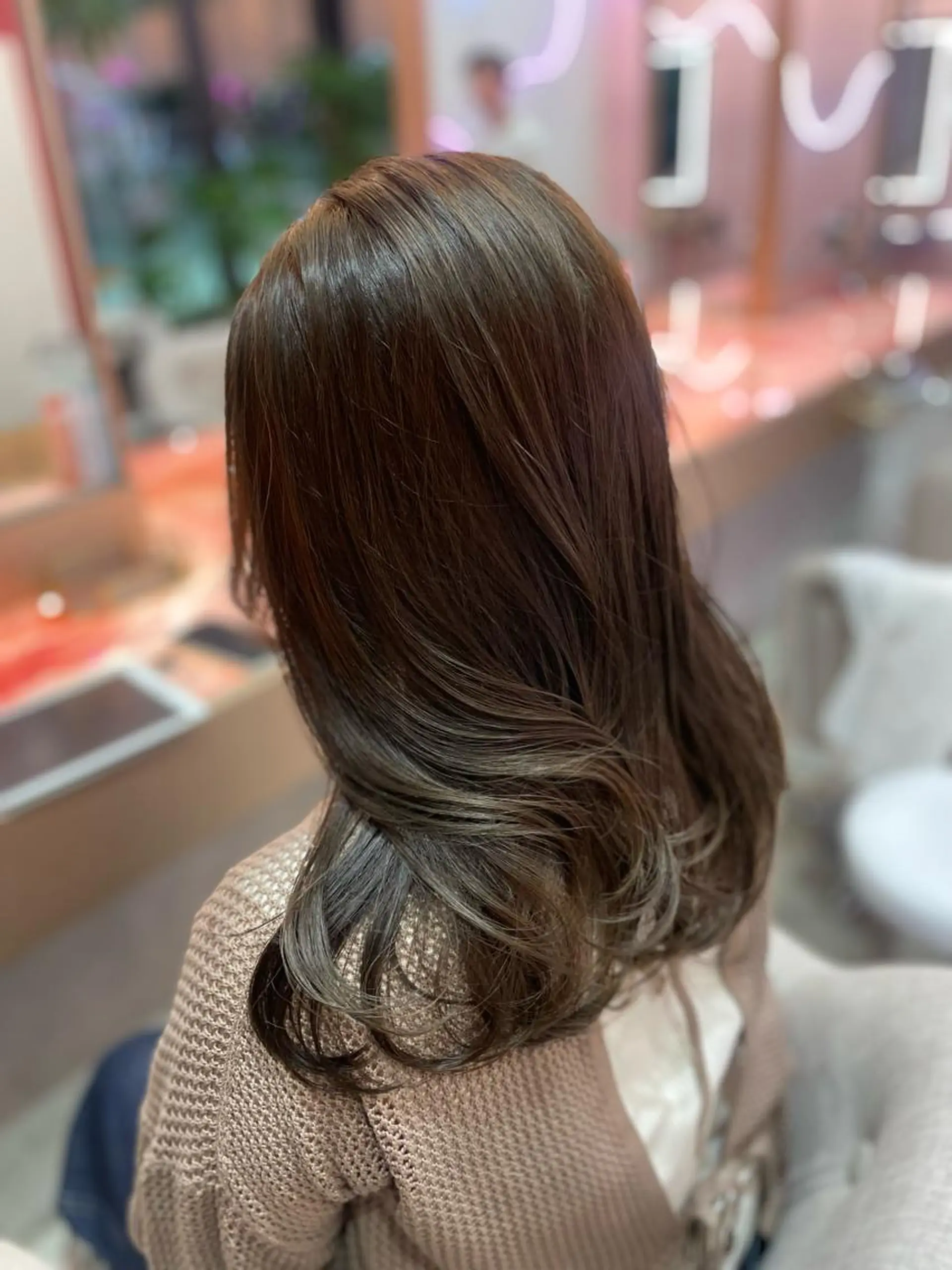 ミディアム カラー ヘアカラー wixymimi　hair salon所属・艶カラー✨レイヤー 𝐚𝐲𝐚𝐤𝐚のヘアスタイル