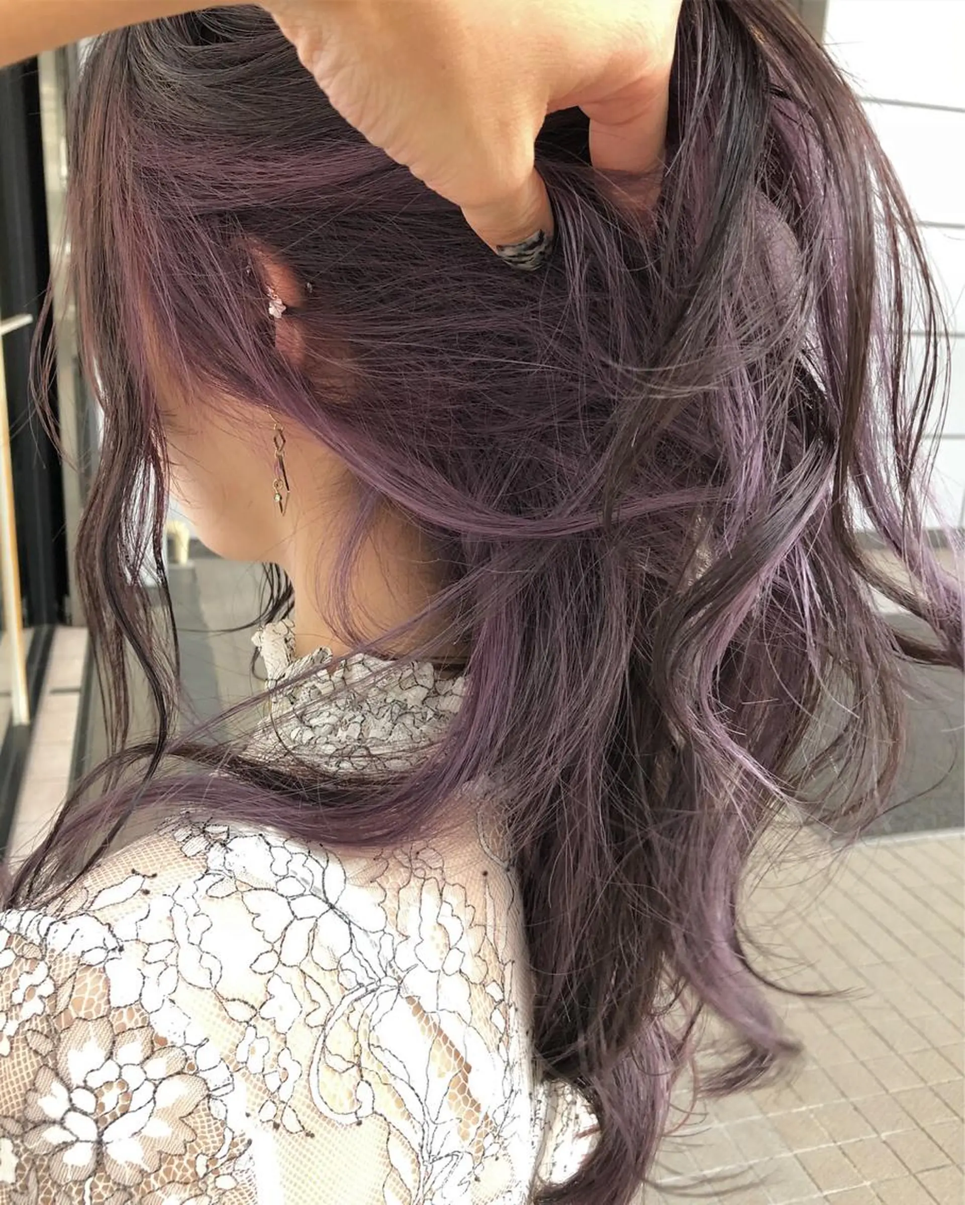 セミロング カラー アッシュ シルバー シルバーアッシュ バイオレットカラー カット ヘアカラー トリートメント SHAFT Ieiriのヘアスタイル