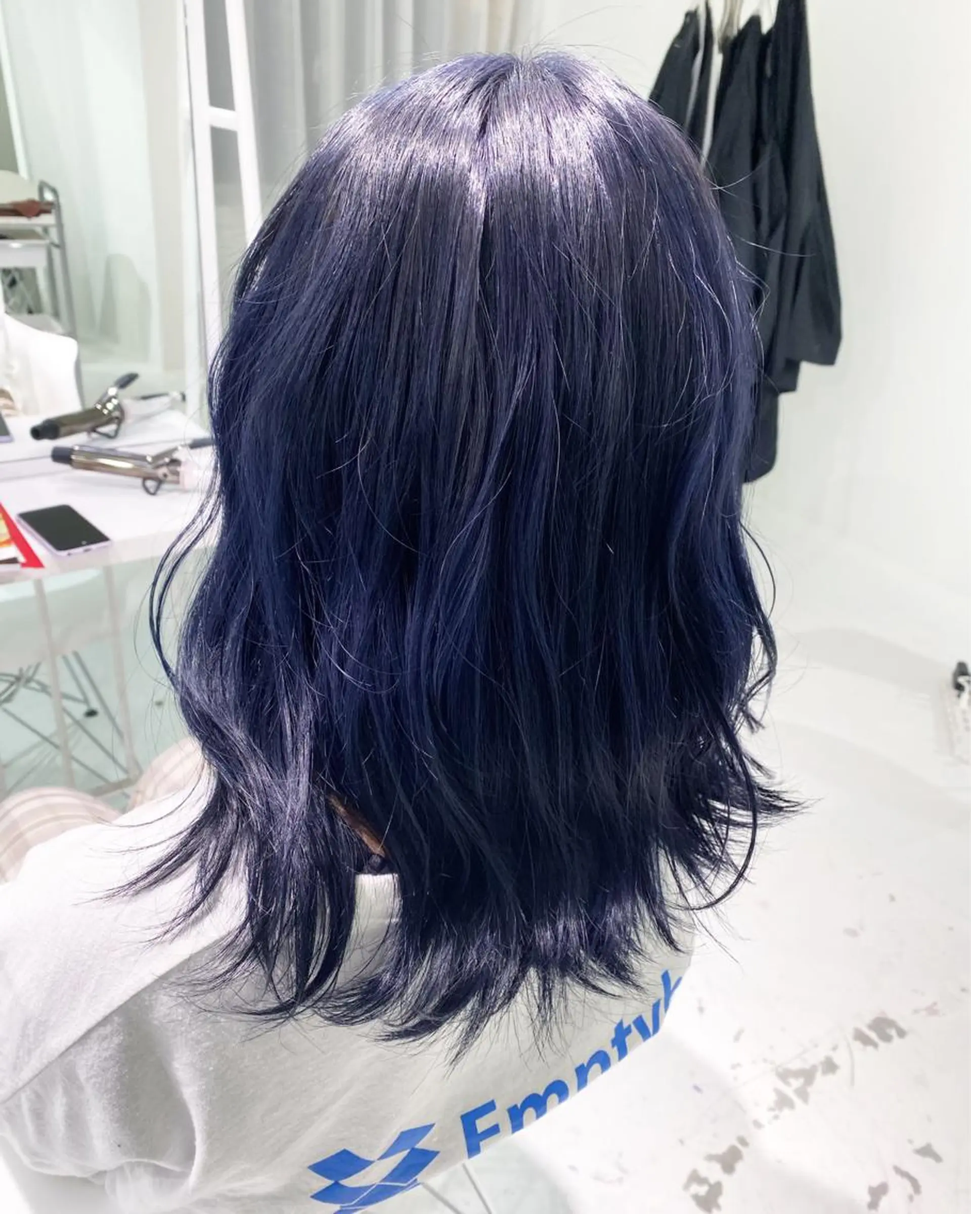 ミディアム カラー ブリーチ ブルーカラー ネイビーカラー VANCY所属・uchida daikiのヘアスタイル