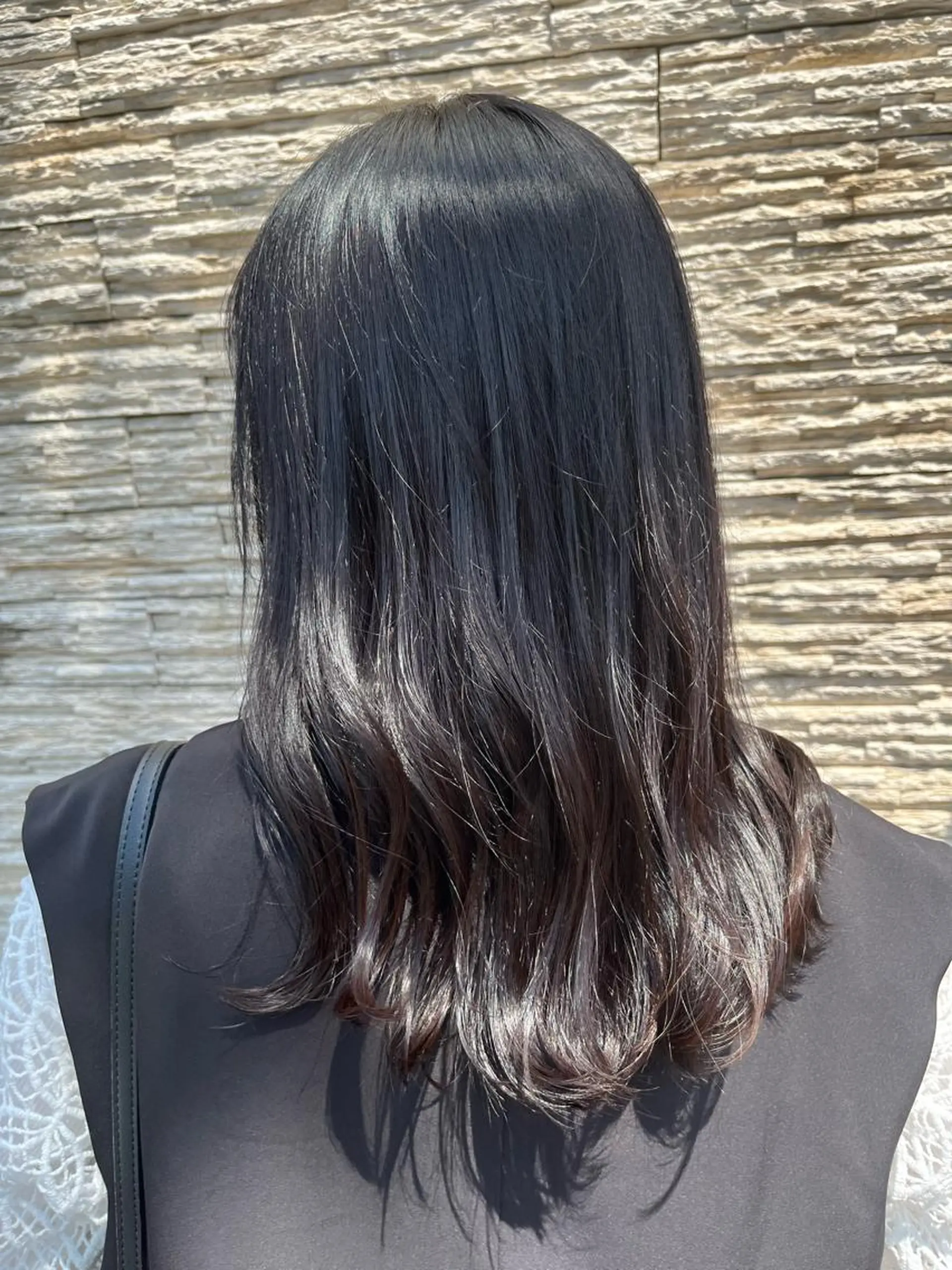 カラー 三品 早妃のヘアスタイル