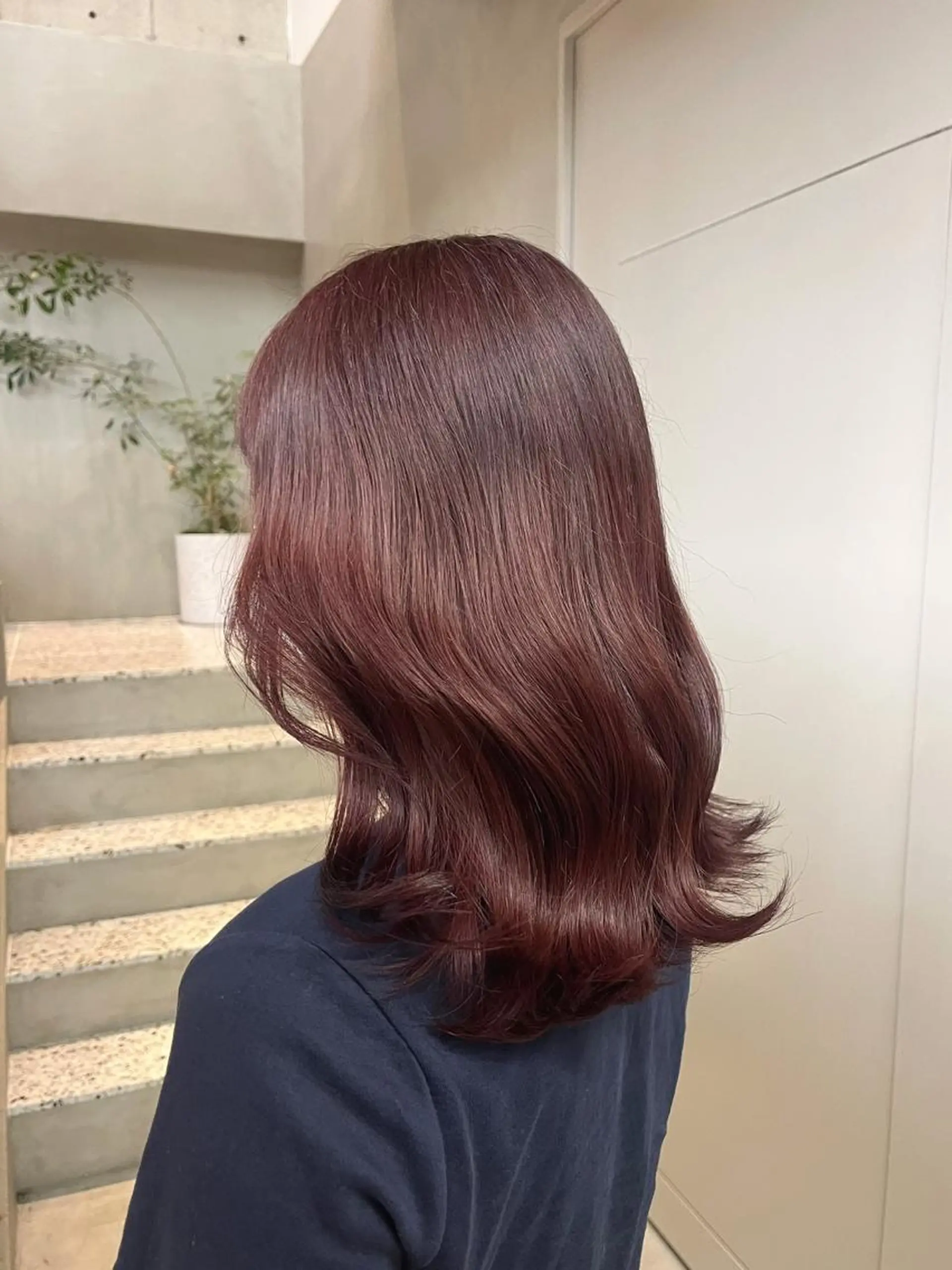 ミディアム カラー ボルドーカラー ayaka♡ 柔らかカラーのヘアスタイル