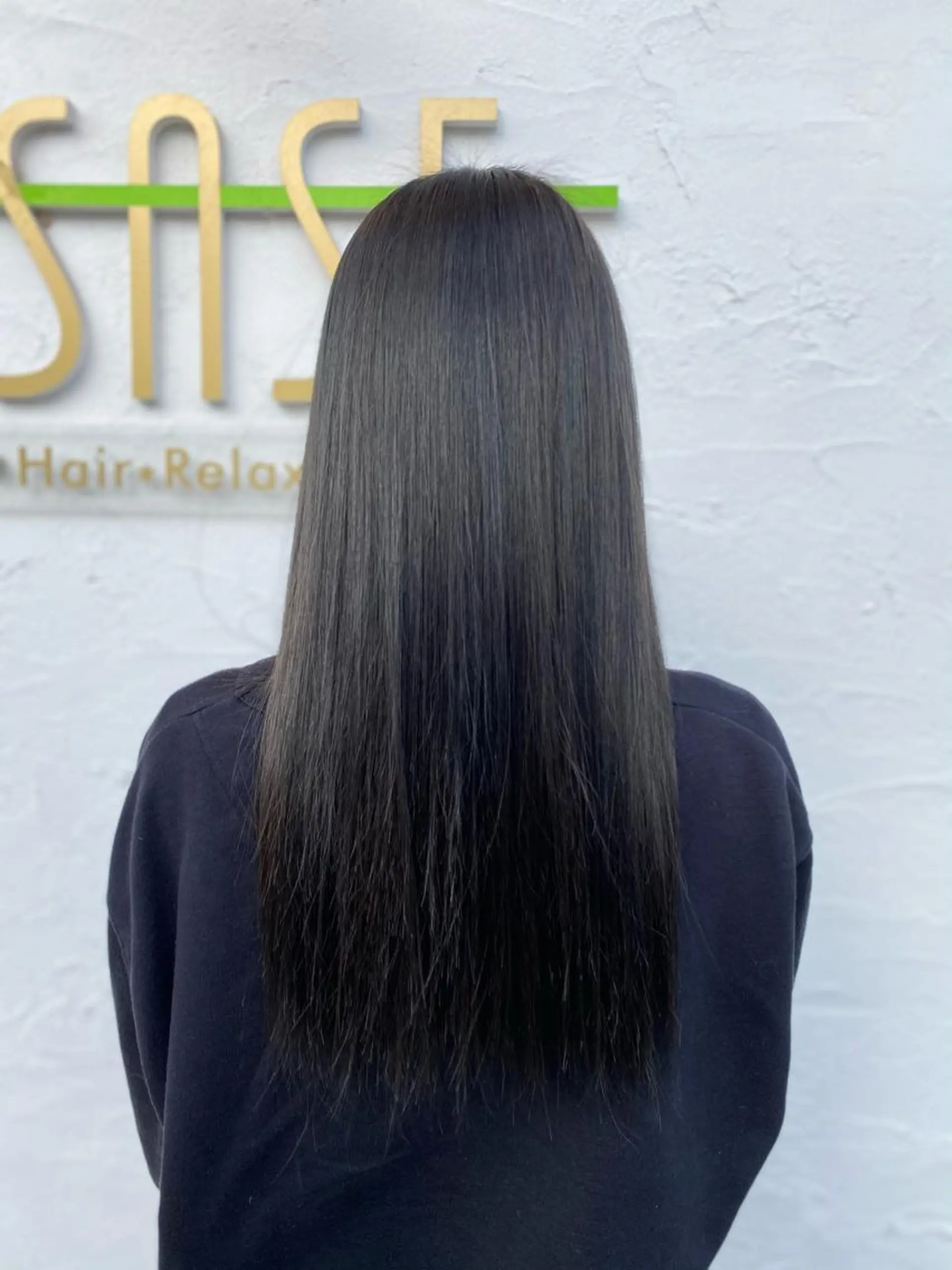 ロング カラー 黒髪 ブルーカラー ブルーブラック ブリーチなしWカラー /酸性ストレート河本のヘアスタイル