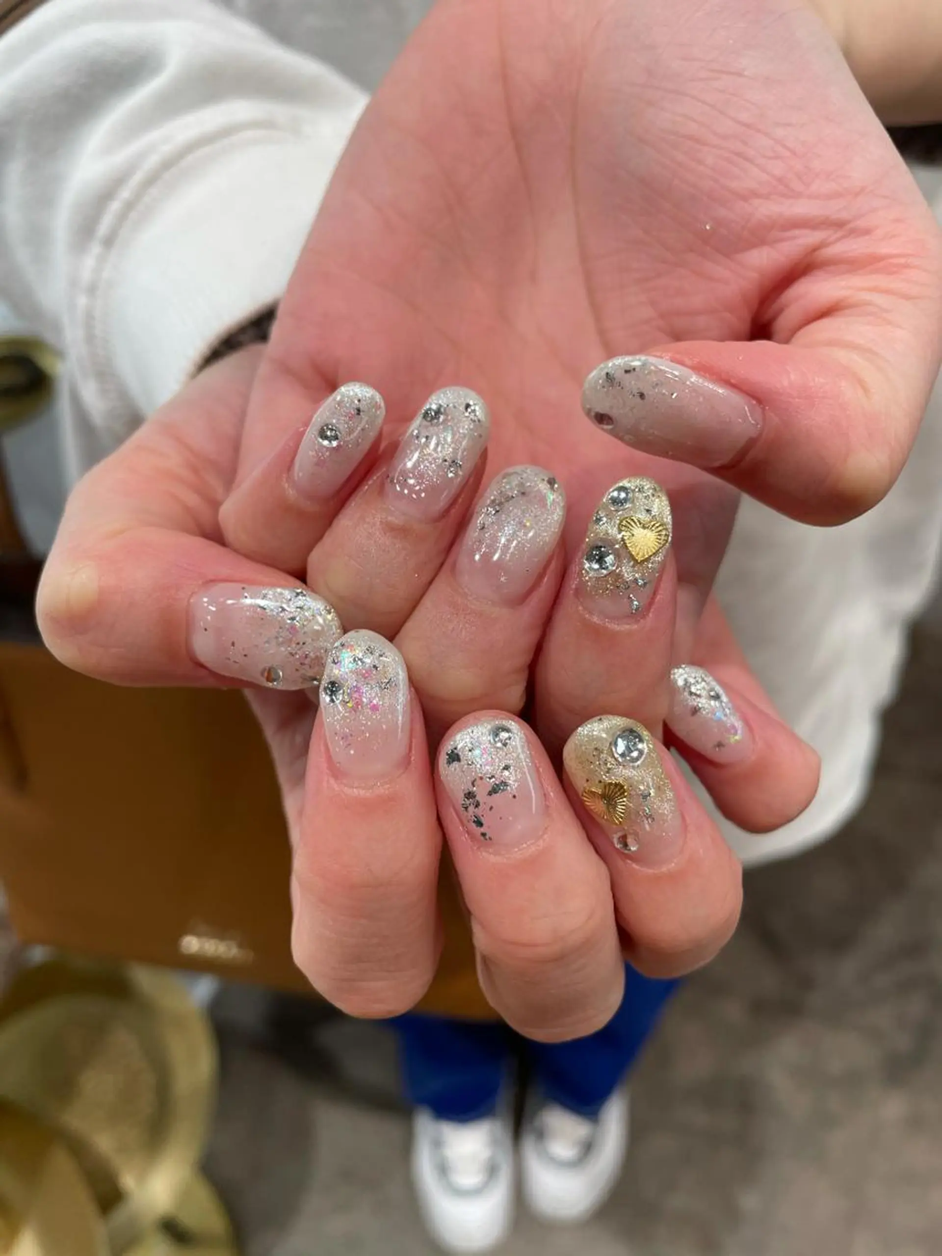 ネイル キラキラネイル ハンドネイル ナチュラル透明感🌱 小山美樹子のヘアスタイル