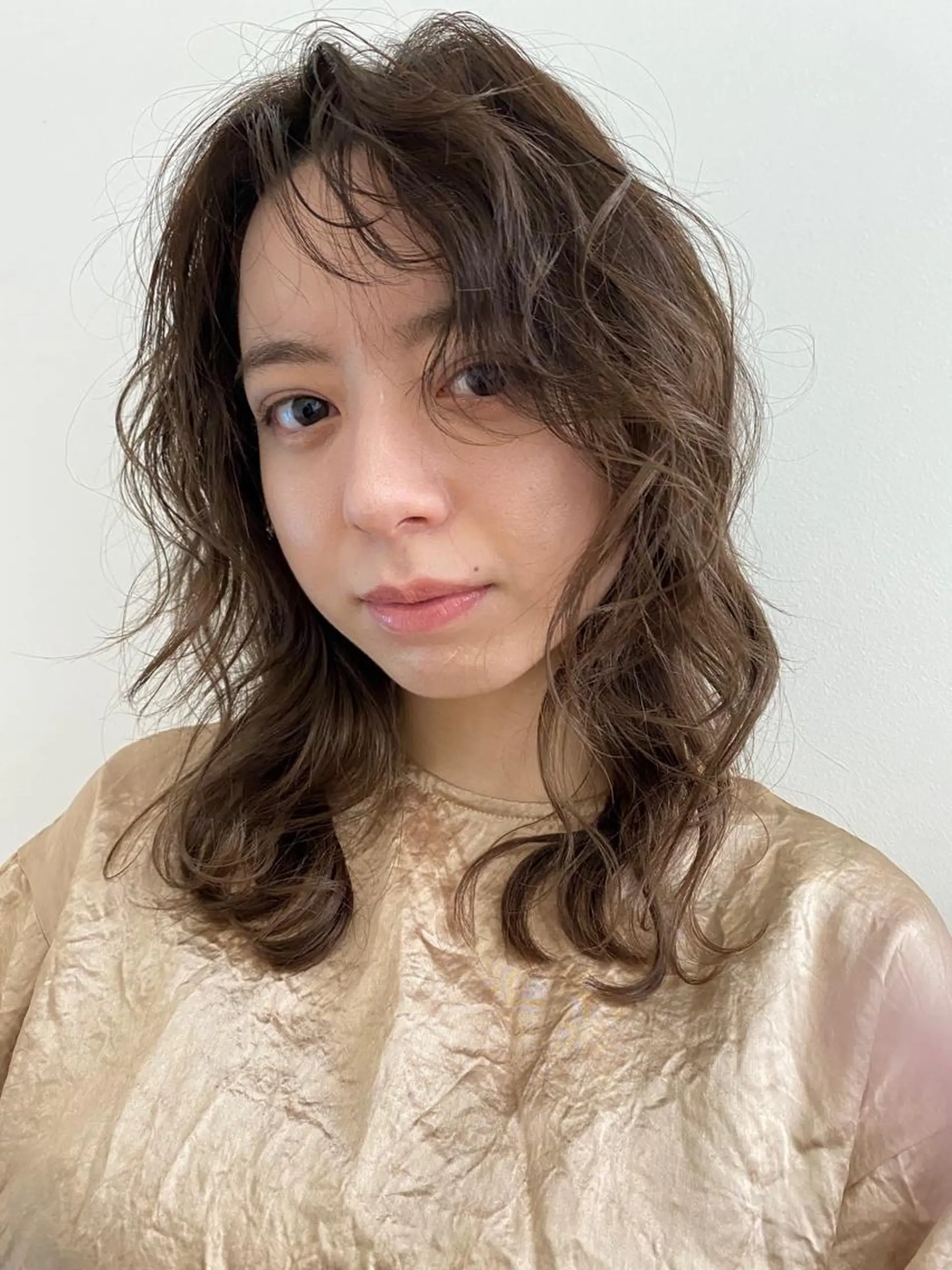ミディアム カラー ヘアアレンジ ブリーチ 透明感カラー ブリーチなしカラー mina 🌷のヘアスタイル