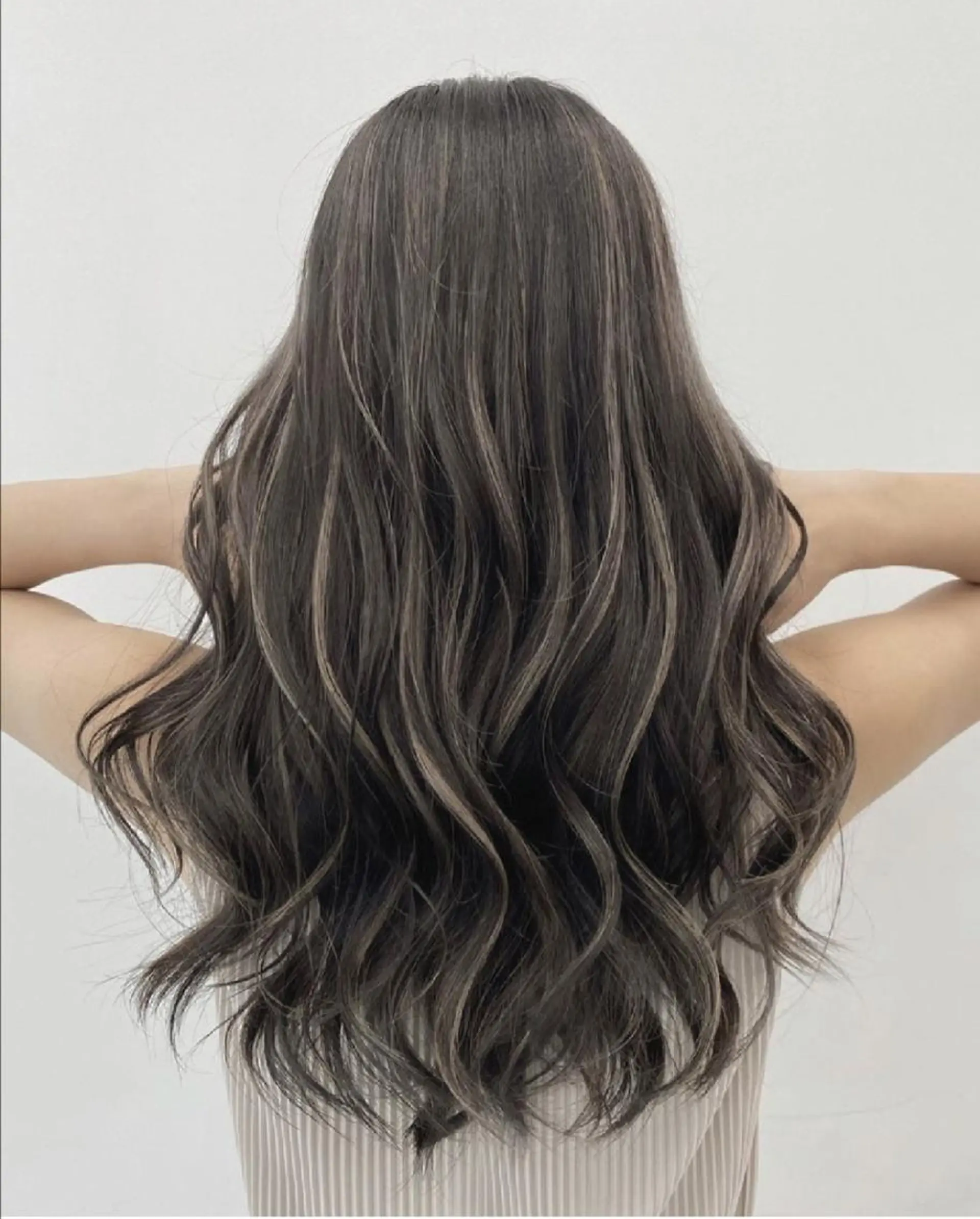 セミロング カラー ハイライトカラー ハイライト メンズNo.1💥 ユウトのヘアスタイル