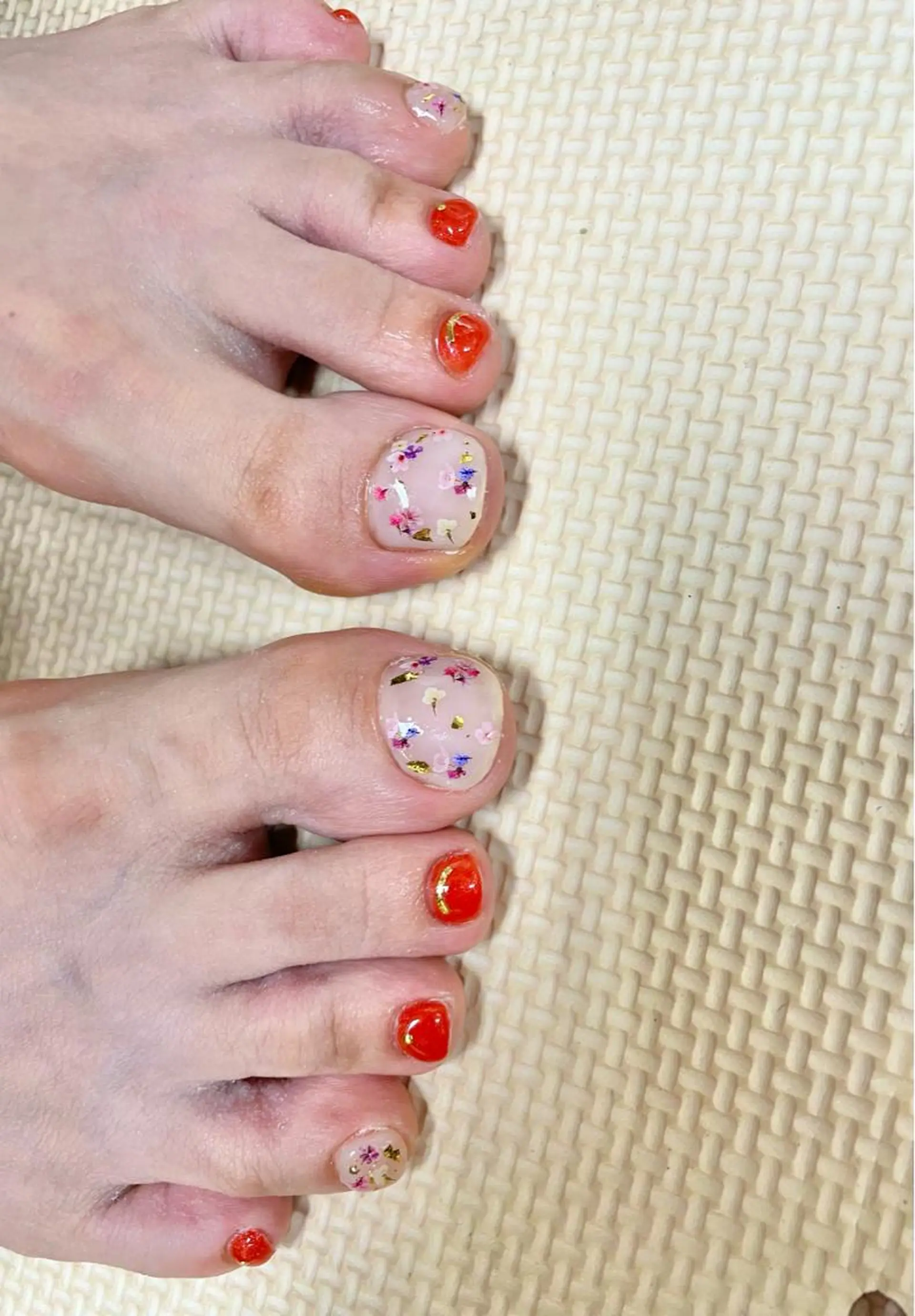 ネイル フットネイル 赤色 フットネイル FASTNAIL PLUS 新宿店のネイルデザイン