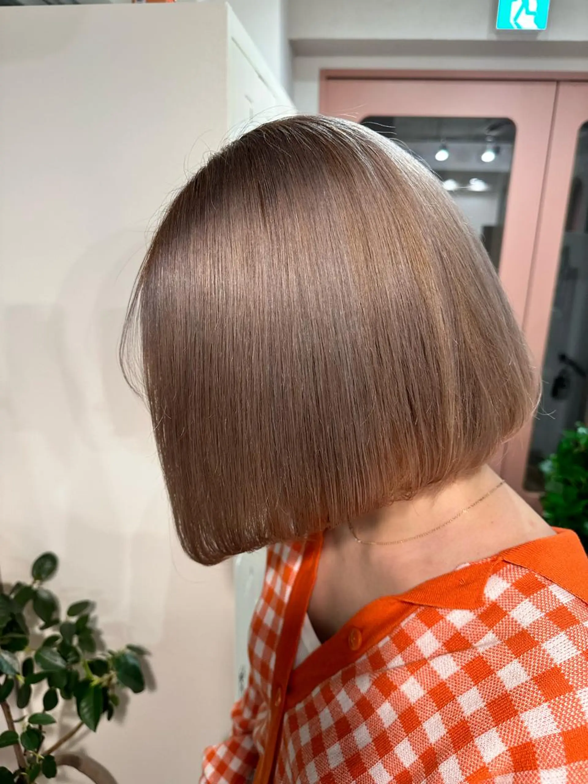 ミディアム 卒業式のヘアスタイル ハイライト ボブ、レイヤー、 ハイトーン、古淵のヘアスタイル