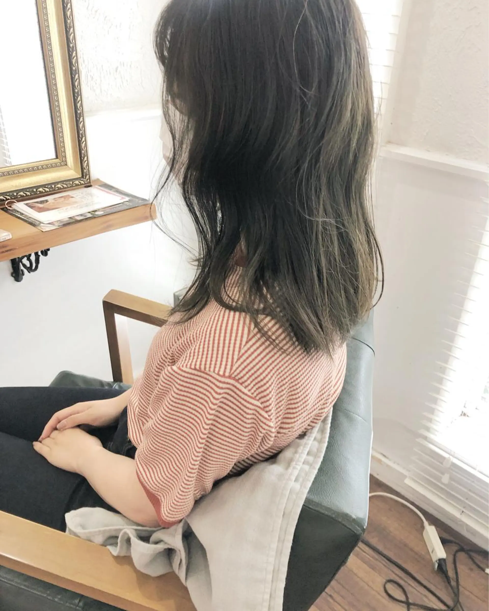 ロング カラー ヘアカラー トリートメント 江原 彩華のヘアスタイル