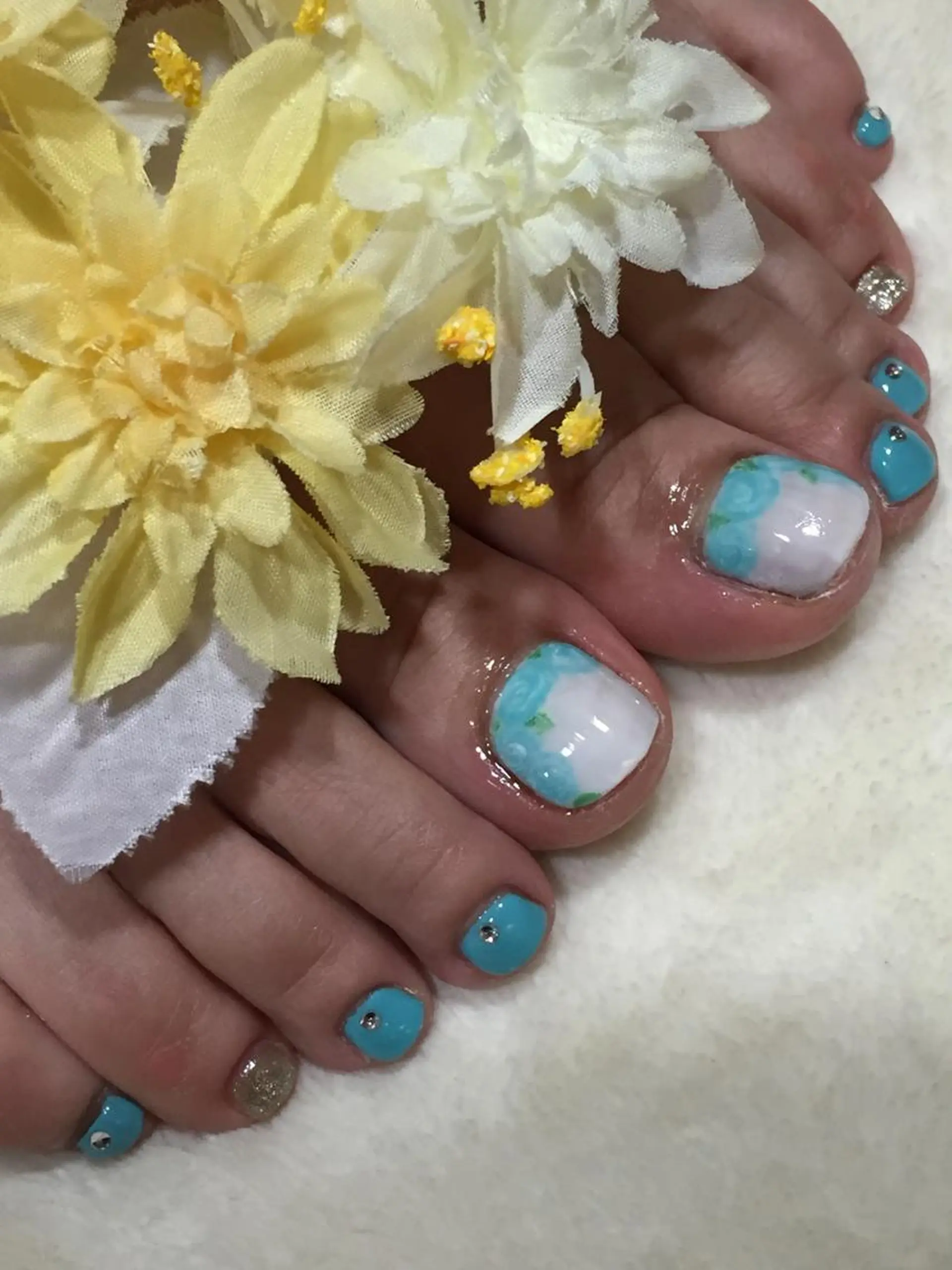 ネイル フットネイル Sympa 𝓜iwako🐰ᩚのネイルデザイン