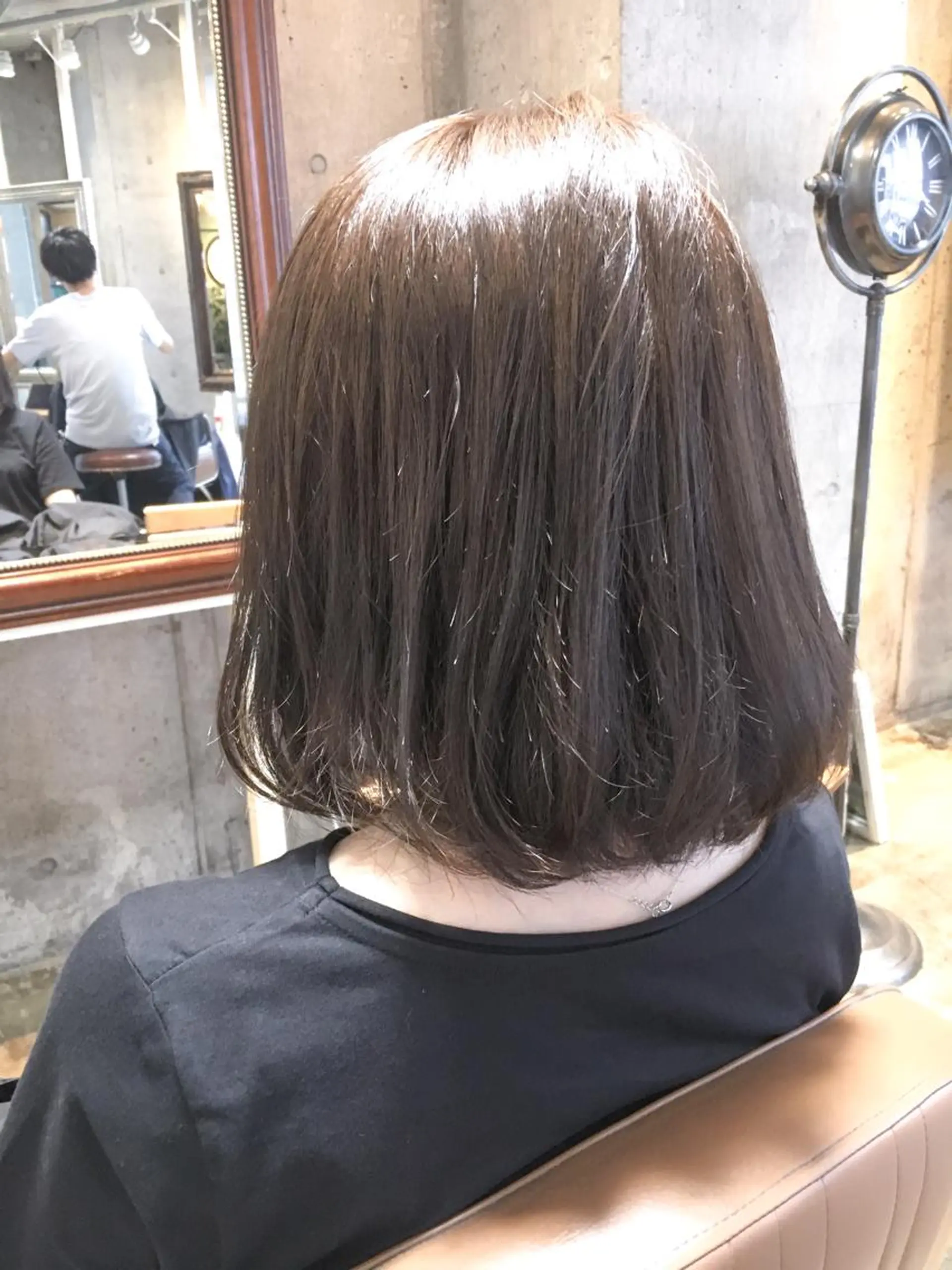 ミディアム カラー アッシュ アッシュグレー アッシュグレージュ ダブルカラー グレージュ 北條 優輝のヘアスタイル