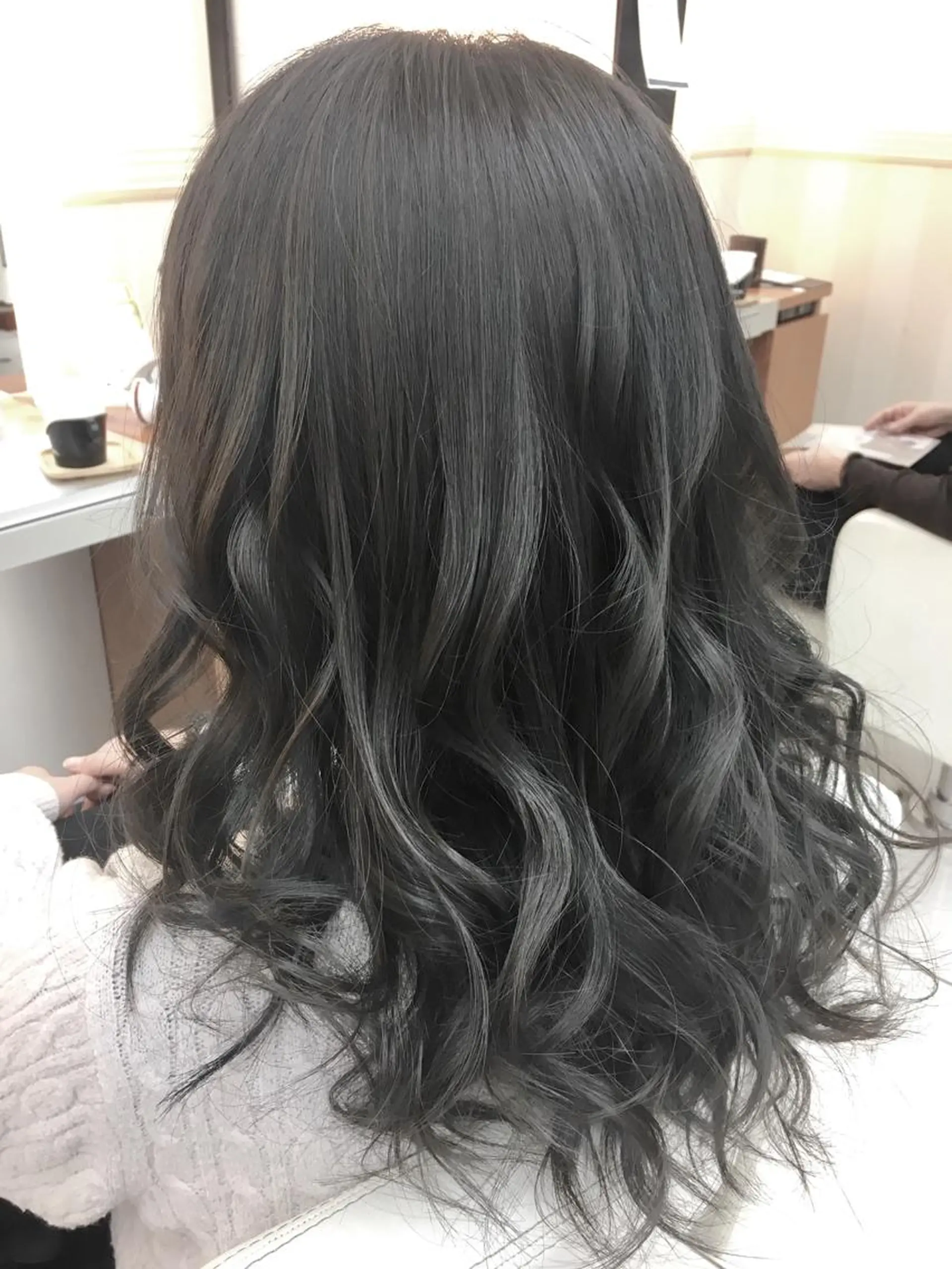 カラー ブルーカラー ブルージュ 縮毛矯正 N° jillva ♦️川端裕司♦️のヘアスタイル