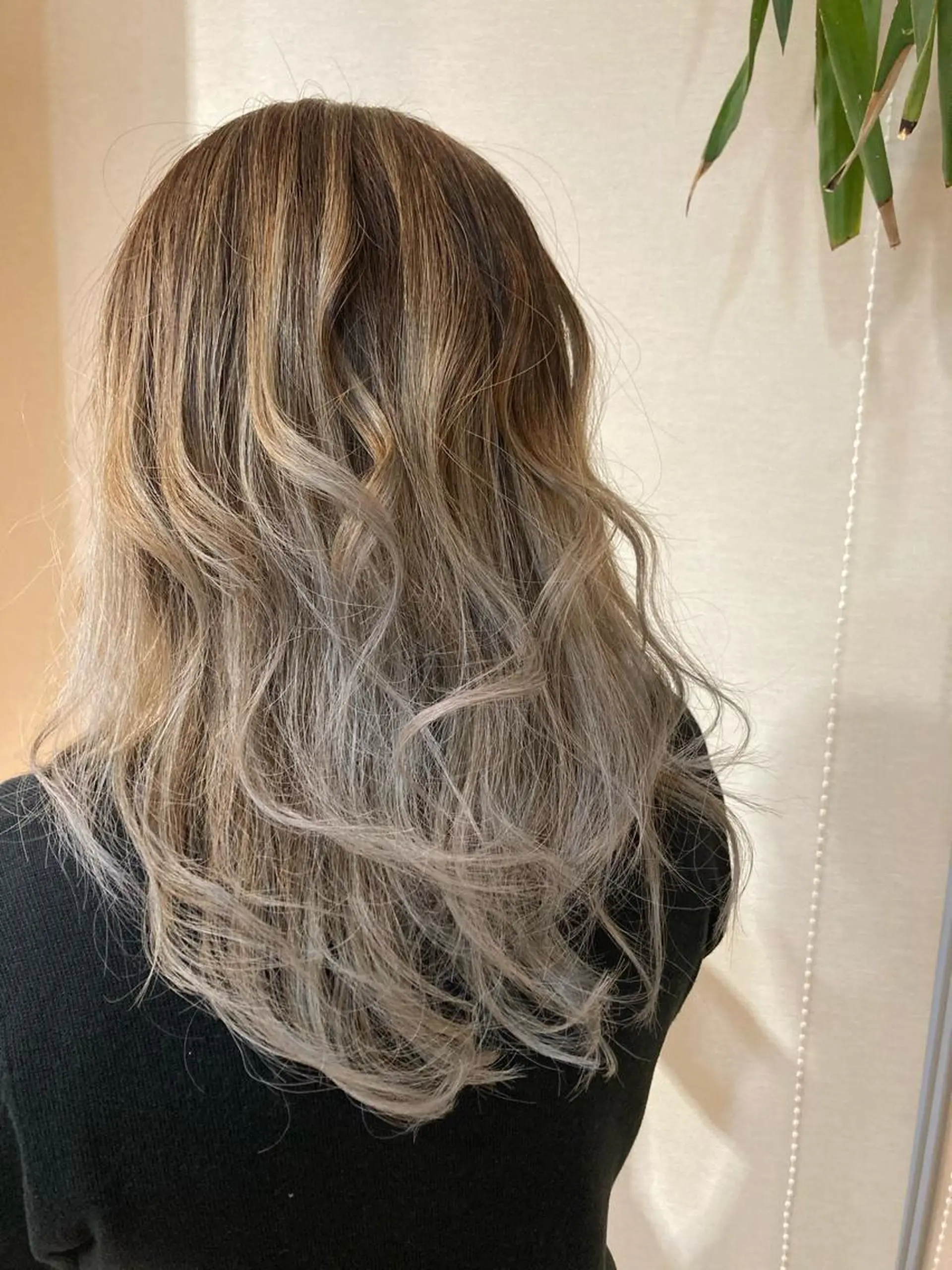 セミロング カラー グラデーションカラー ハイライトカラー ハイライト 髪質改善/透明感 カラー/内藤有須加のヘアスタイル