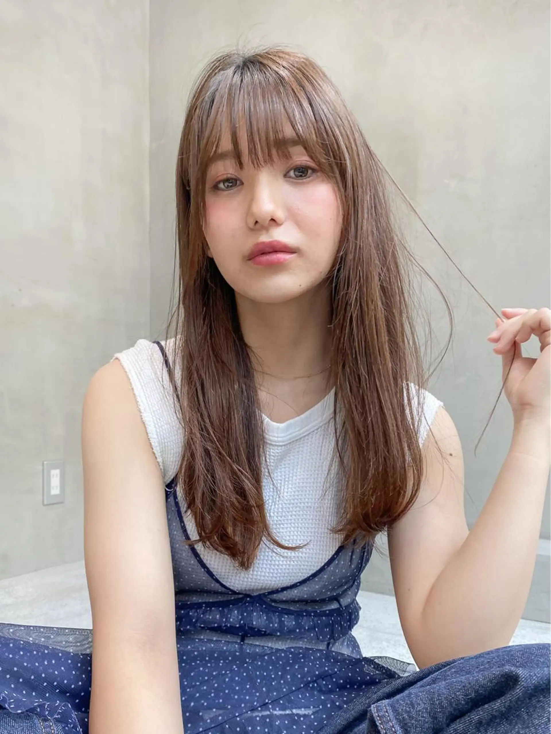 カラー グレージュ MUSASHI ブリーチカラー◎のヘアスタイル