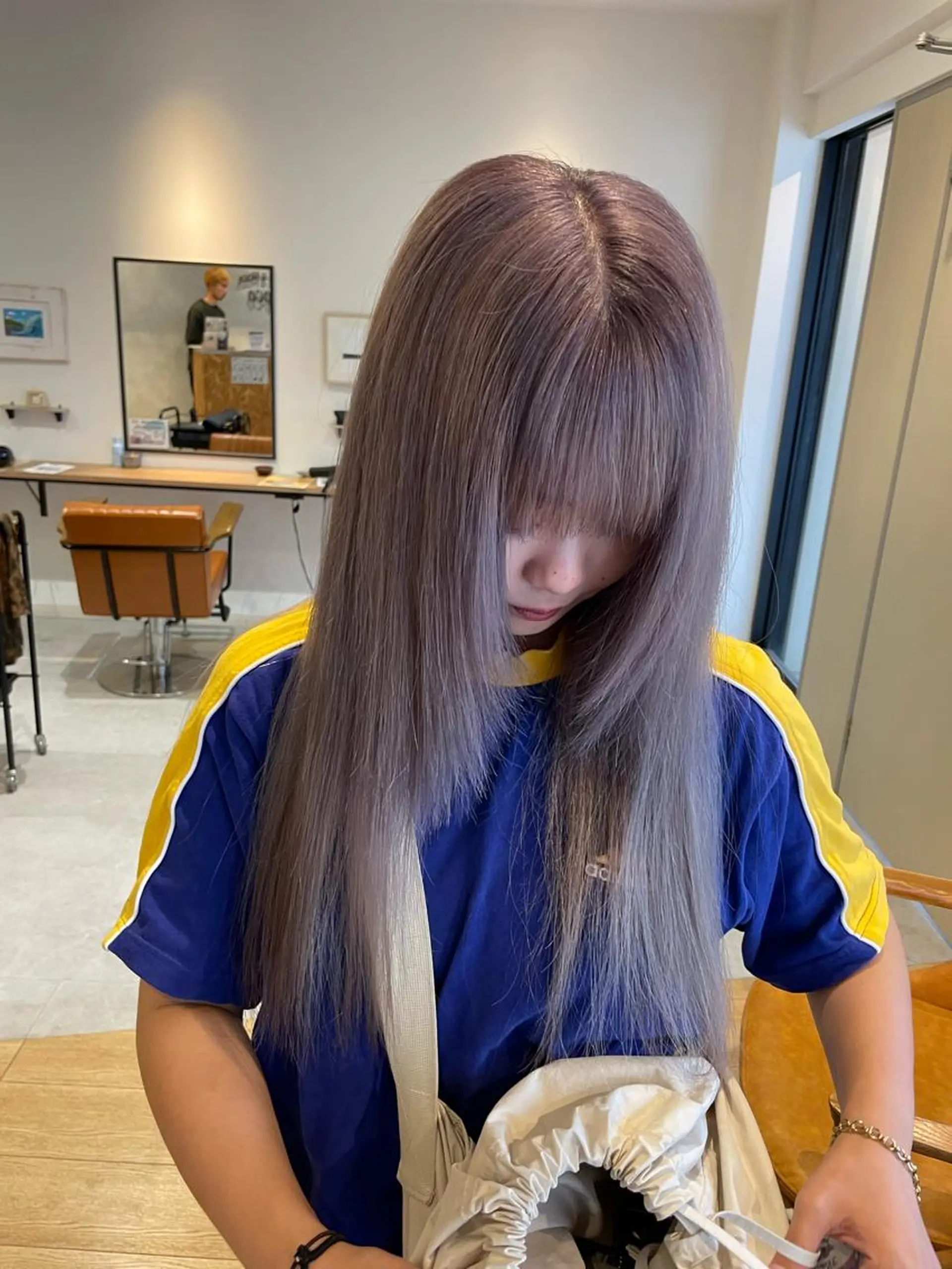 ロング ヘアカラー シモダ クルミのヘアスタイル