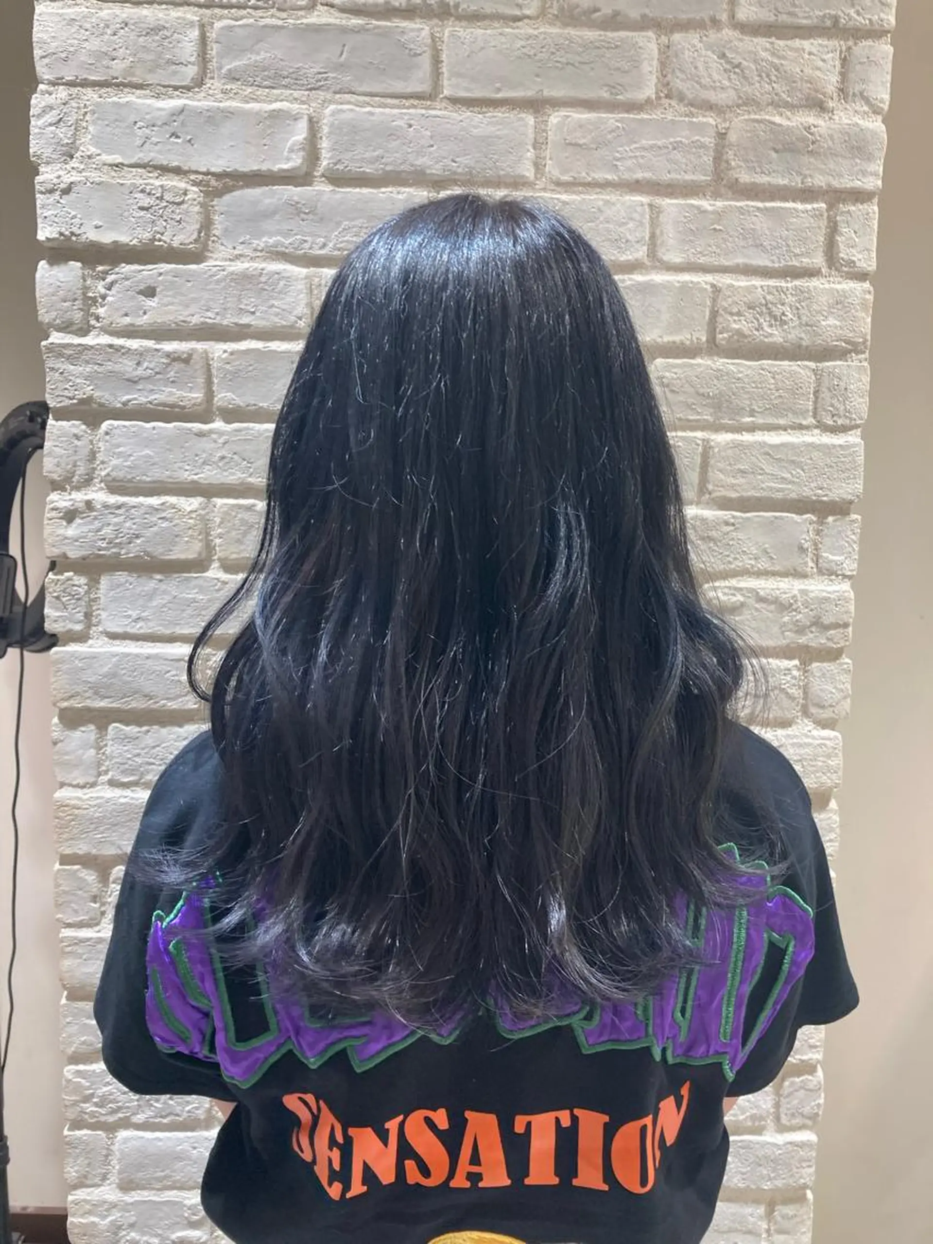 ロング カラー 黒髪 ブルーカラー ブルーブラック 曲がる縮毛矯正 LIBER 　岩名のヘアスタイル