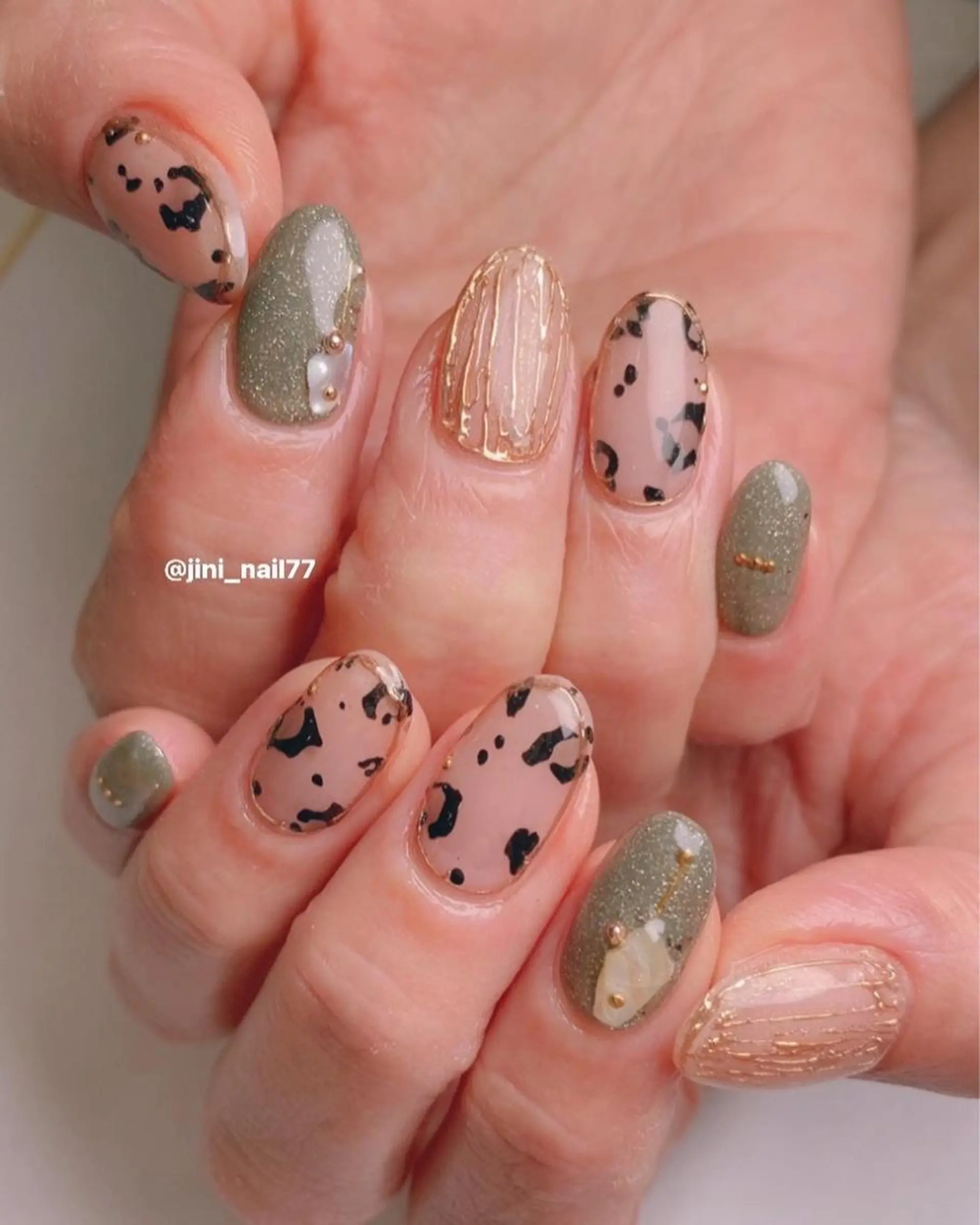 ネイル JINI NAIL所属・ジニ ネイルのネイルデザイン