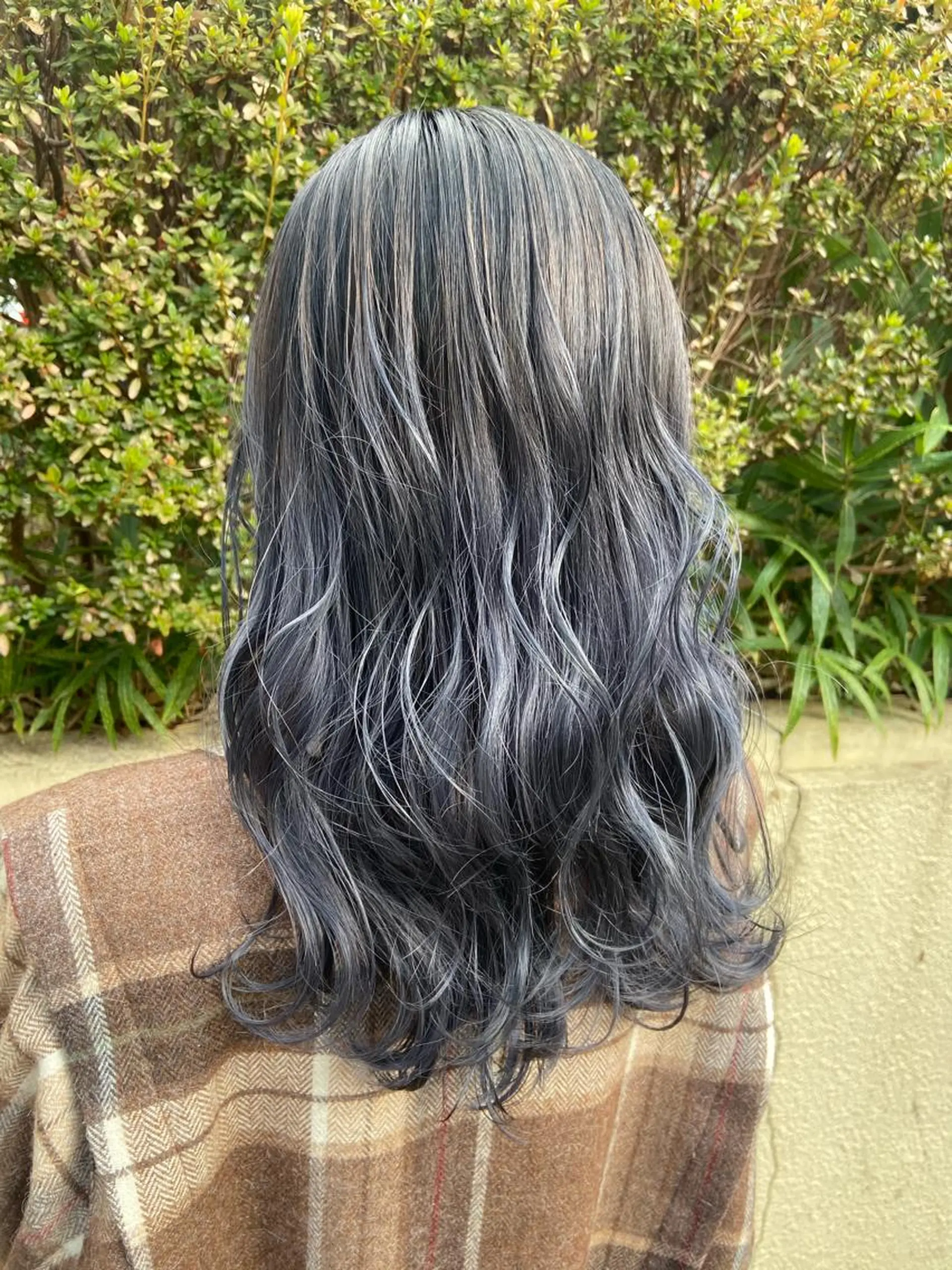 ロング カラー グラデーションカラー シルバー カット ヘアカラー 瀬川 響音のヘアスタイル