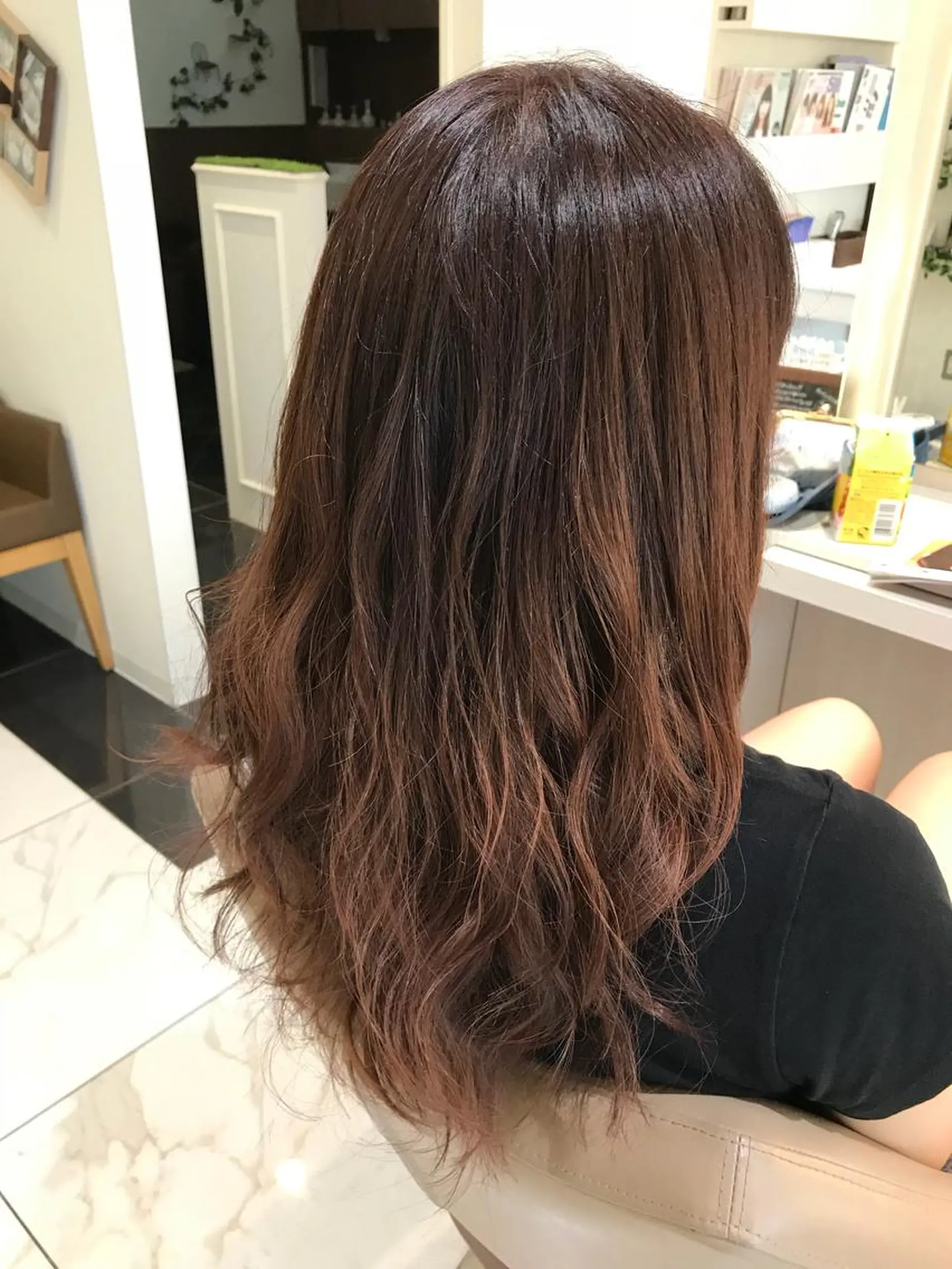 ロング カラー ベージュカラー グラデーションカラー ピンクカラー ピンクベージュ 清藤 綾のヘアスタイル