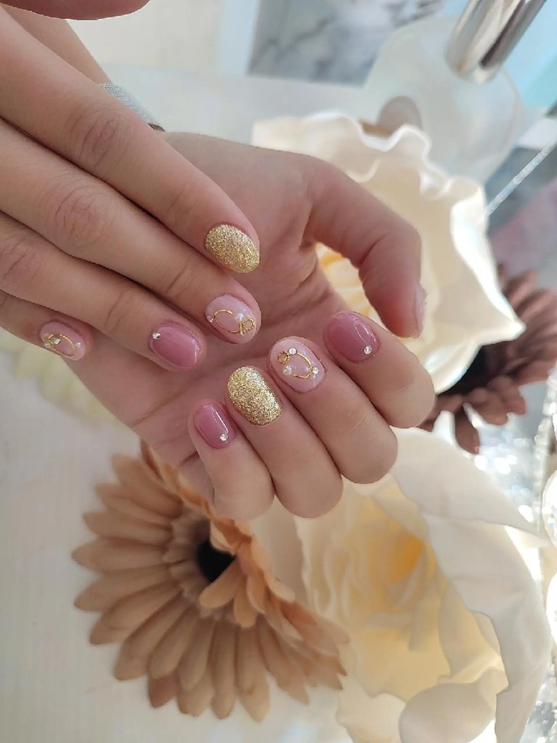 ネイル ハンドネイル RUNWAY 　　の眉毛・アイブロウイメージ