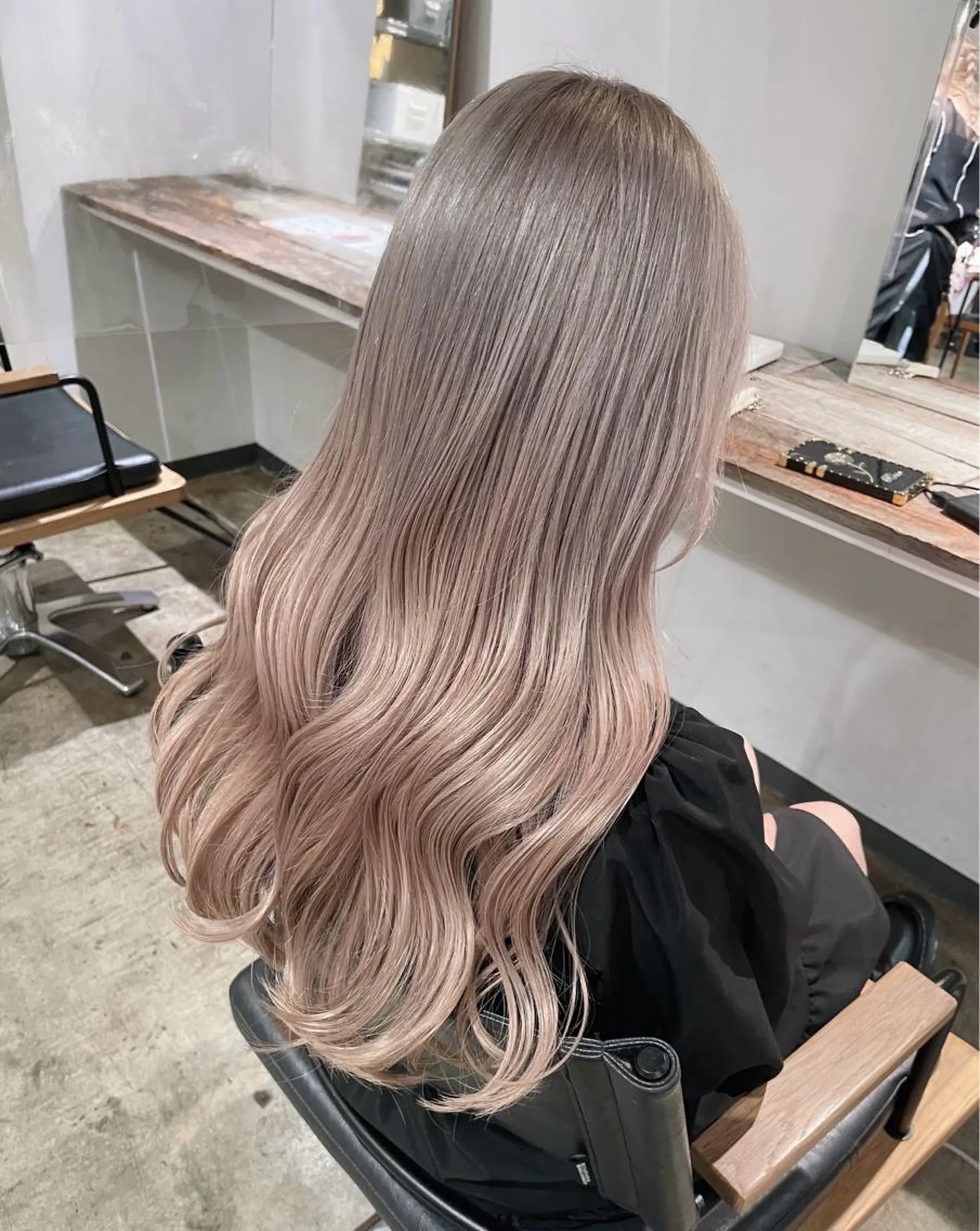 ロング カラー ヘアカラー トリートメント ヘアセット ✨艶ブリーチカラー ✨四ノ宮裕己のヘアスタイル