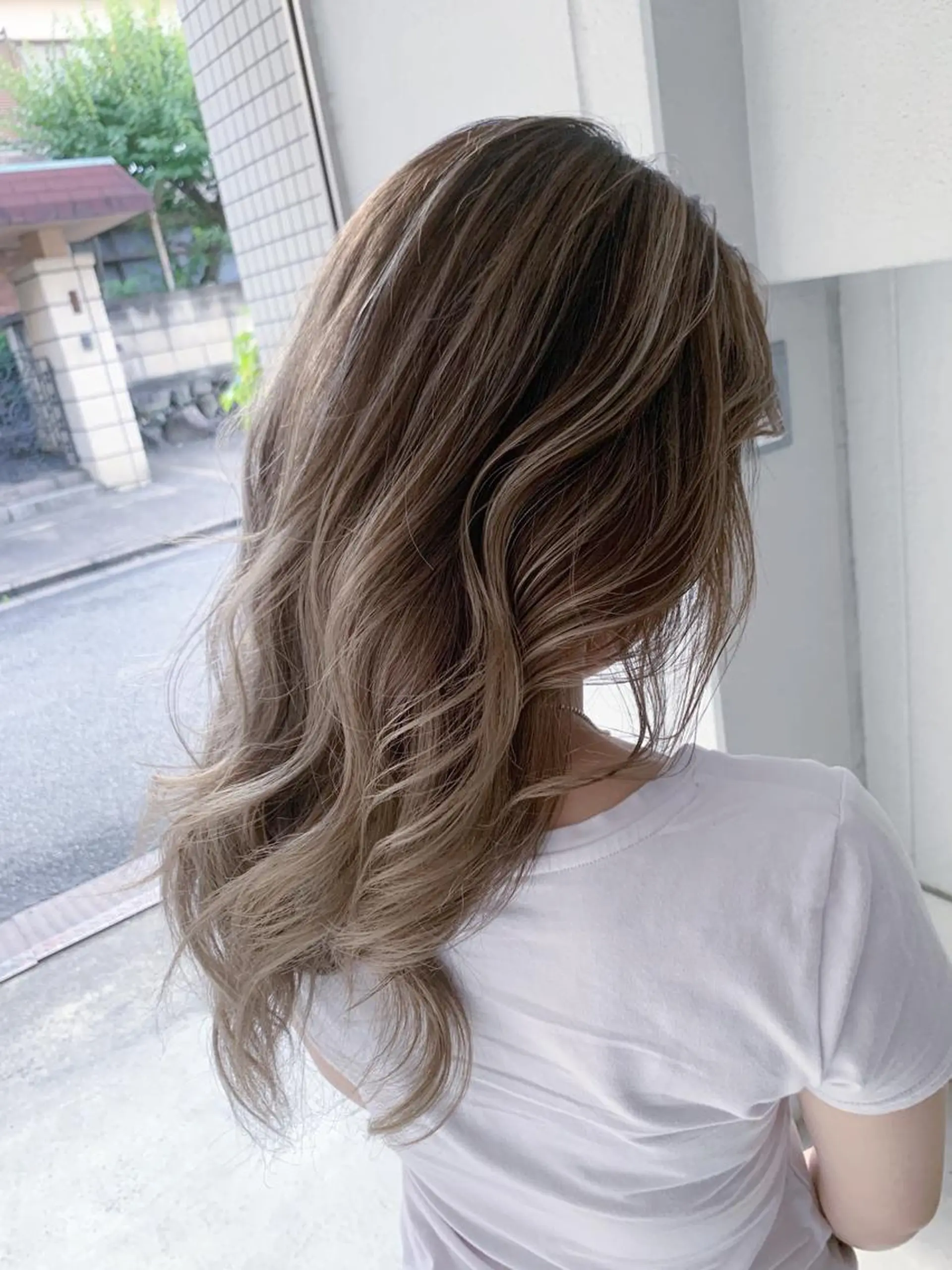 セミロング レイヤーカット ブリーチ.バレイヤー ジュ.REAL心斎橋のヘアスタイル