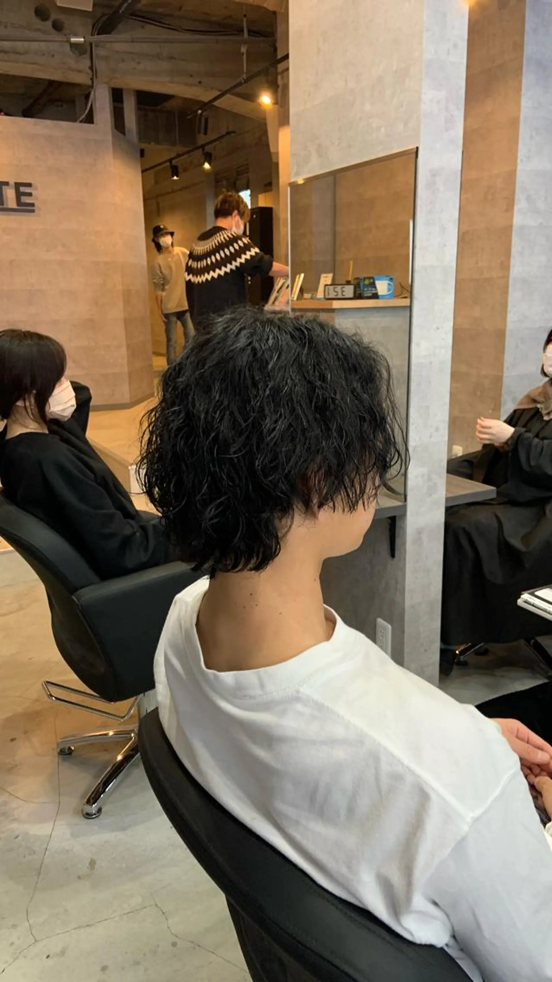 パーマ メンズ _WHITE所属・ダウンパーマ 曲がる縮毛矯正のヘアスタイル