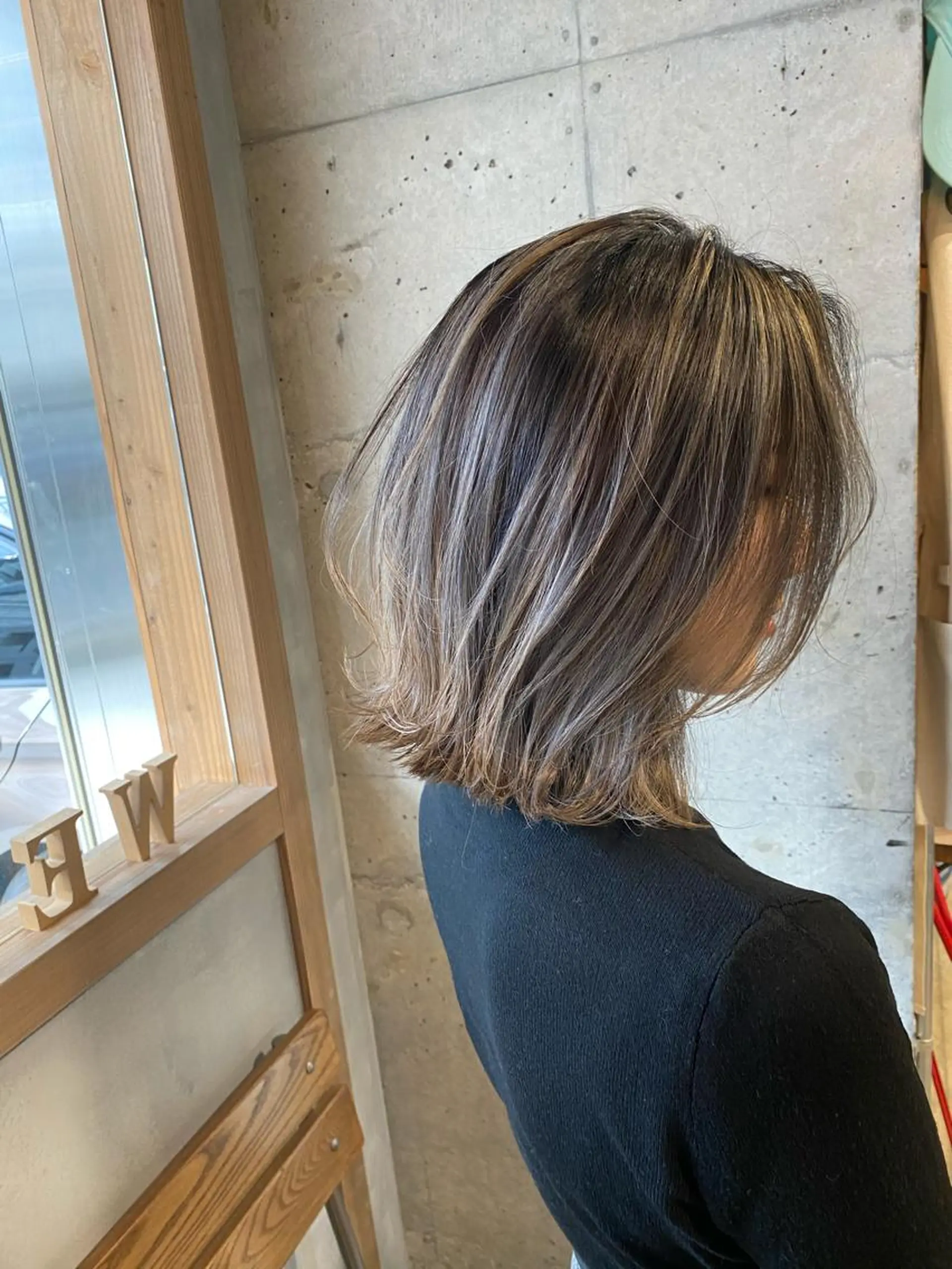 ショート カラー バレイヤージュ グレージュ レイヤーカット 竹嶌 健吾のヘアスタイル