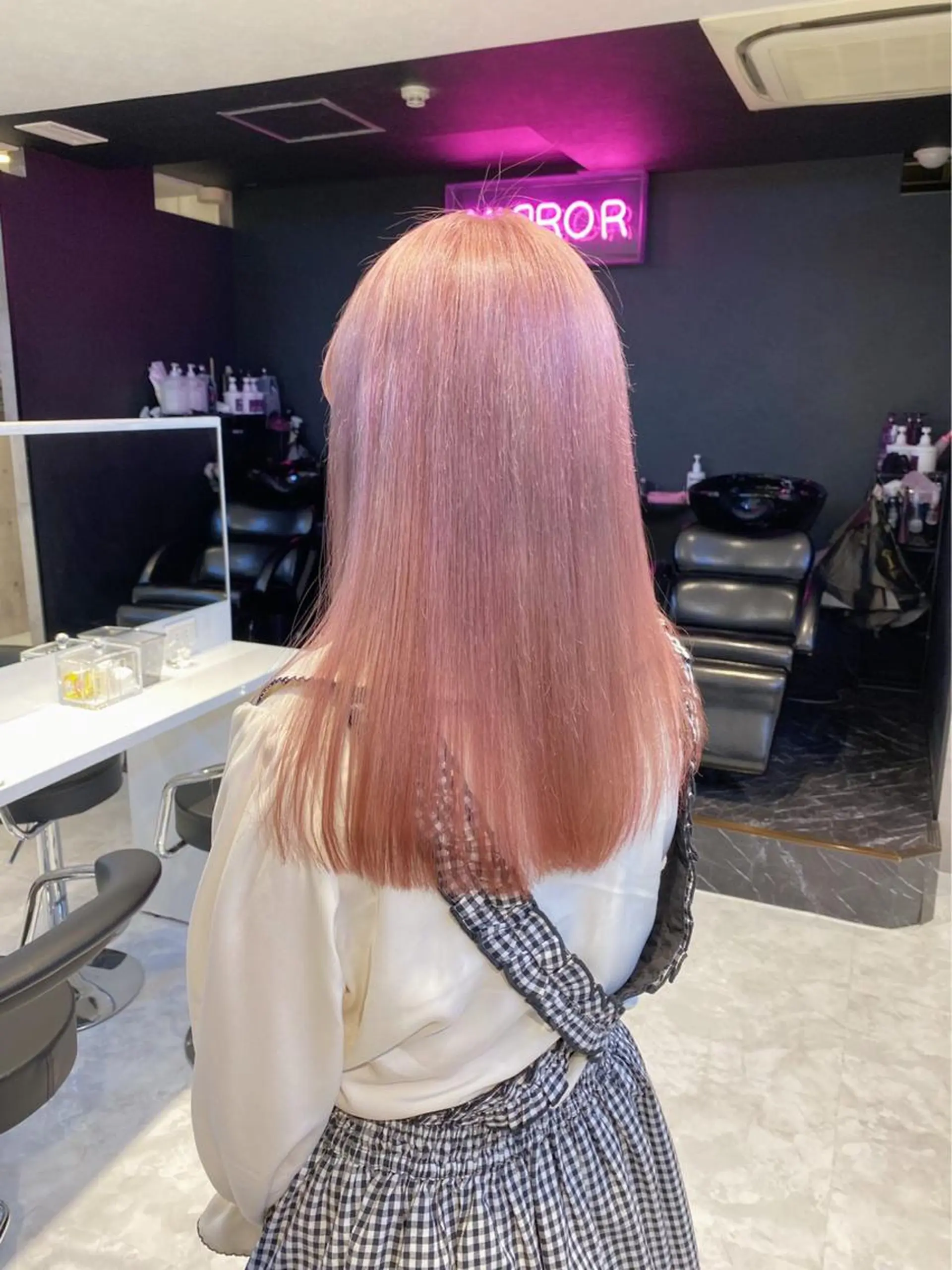 セミロング アッシュ アッシュグレー パープルカラー 外国人風カラー 韓国風ヘア カット ヘアカラー トリートメント ヘアセット 🩰nanaka 🩰のヘアスタイル