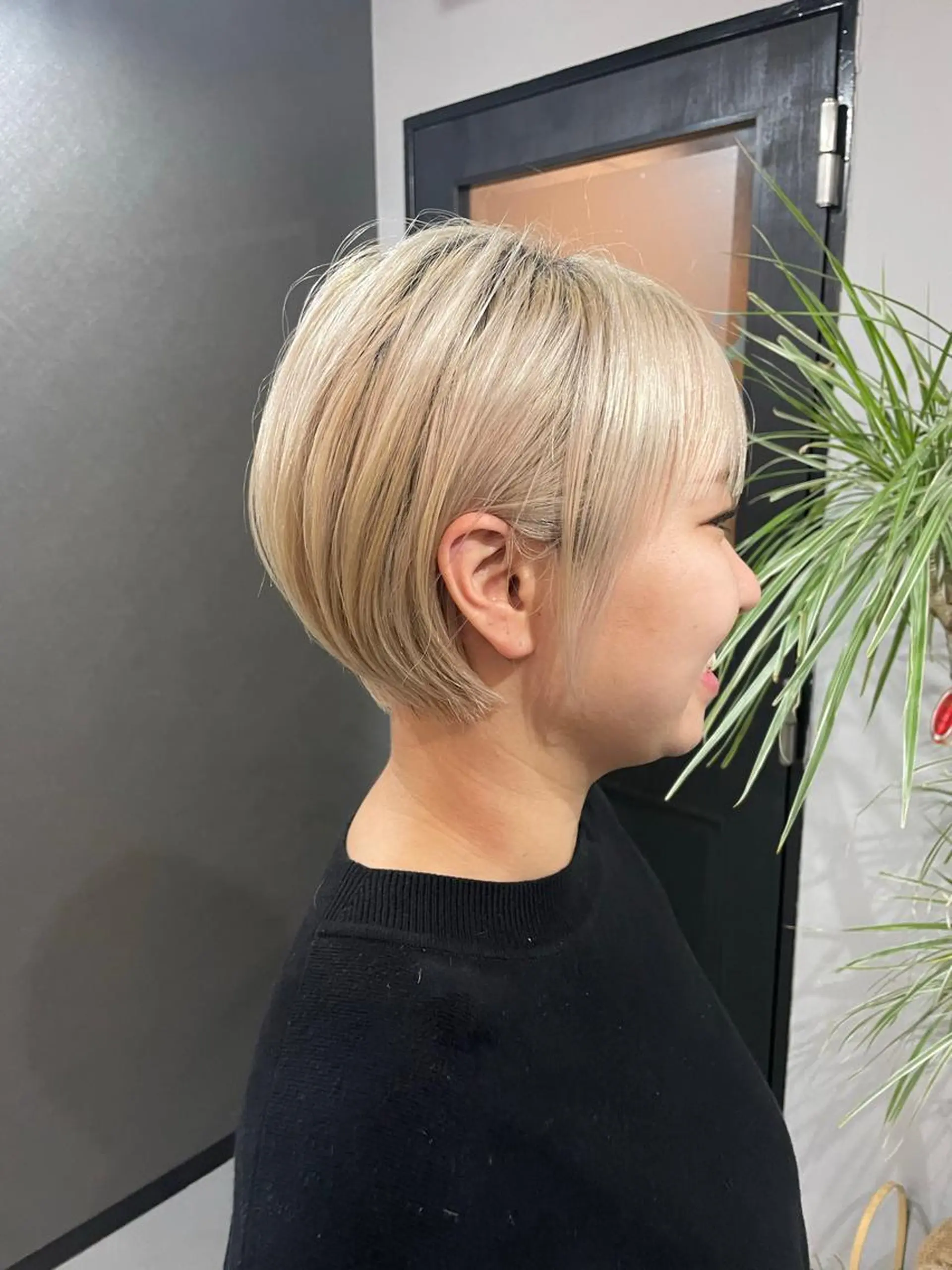 ショート Sherry大国町所属・髪質改善×縮毛矯正 ×艶カラーNAOのヘアスタイル