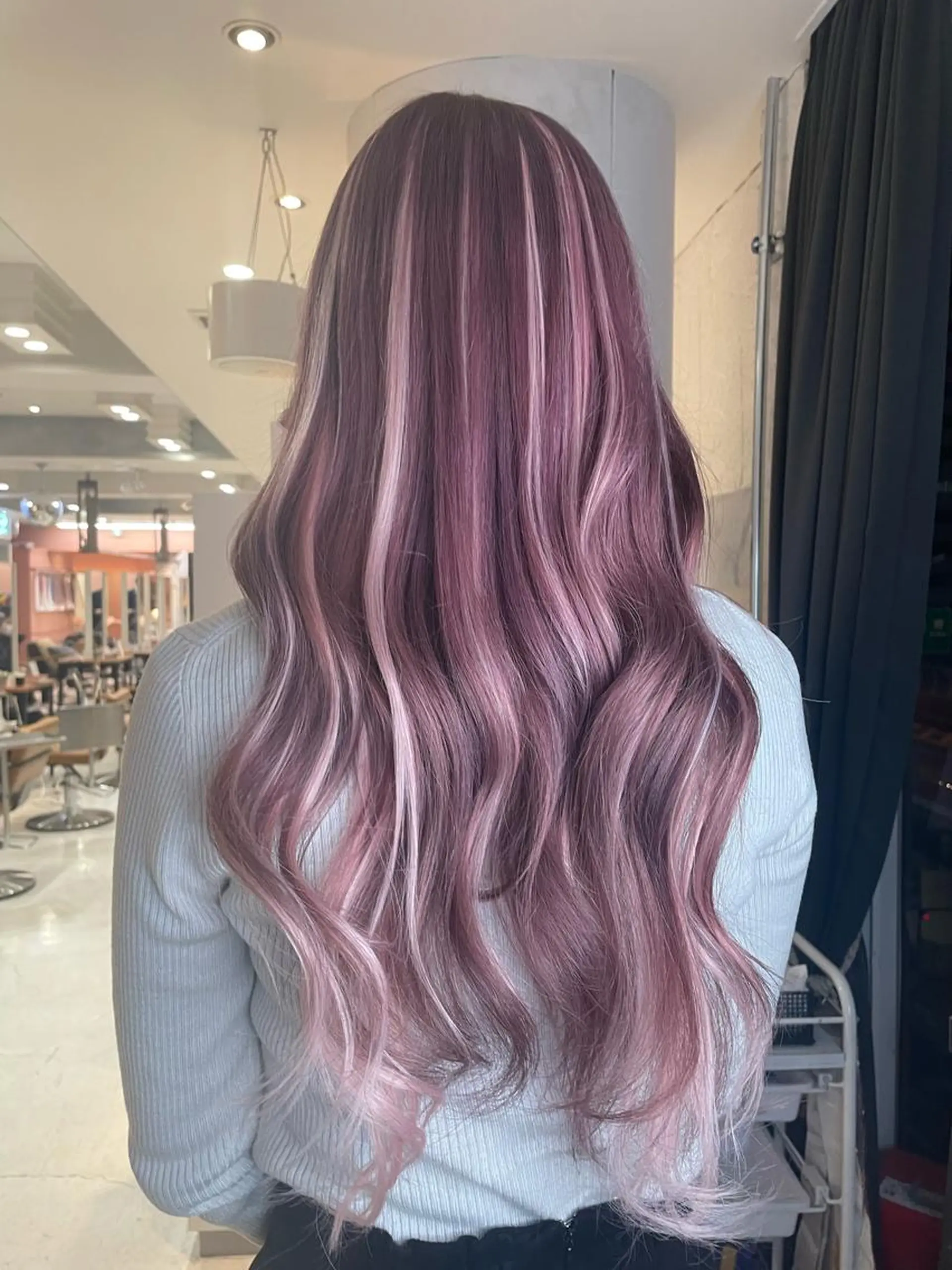 ロング カラー 艶ハイトーン👑♡ NATSUKIのヘアスタイル