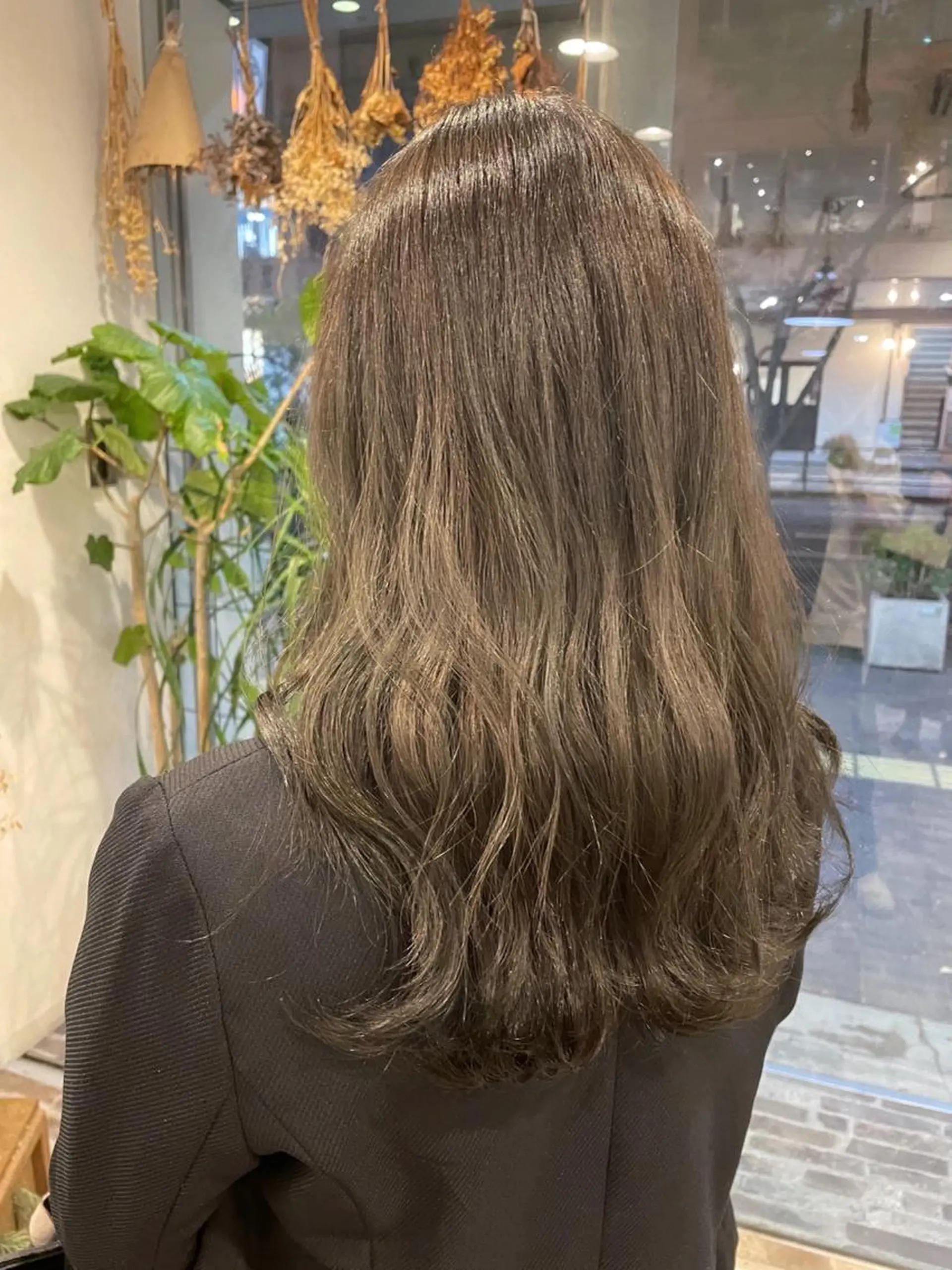 セミロング カラー ベージュカラー オリーブベージュ ヘアカラー m ā l o.🌷 サカモトマイコのヘアスタイル