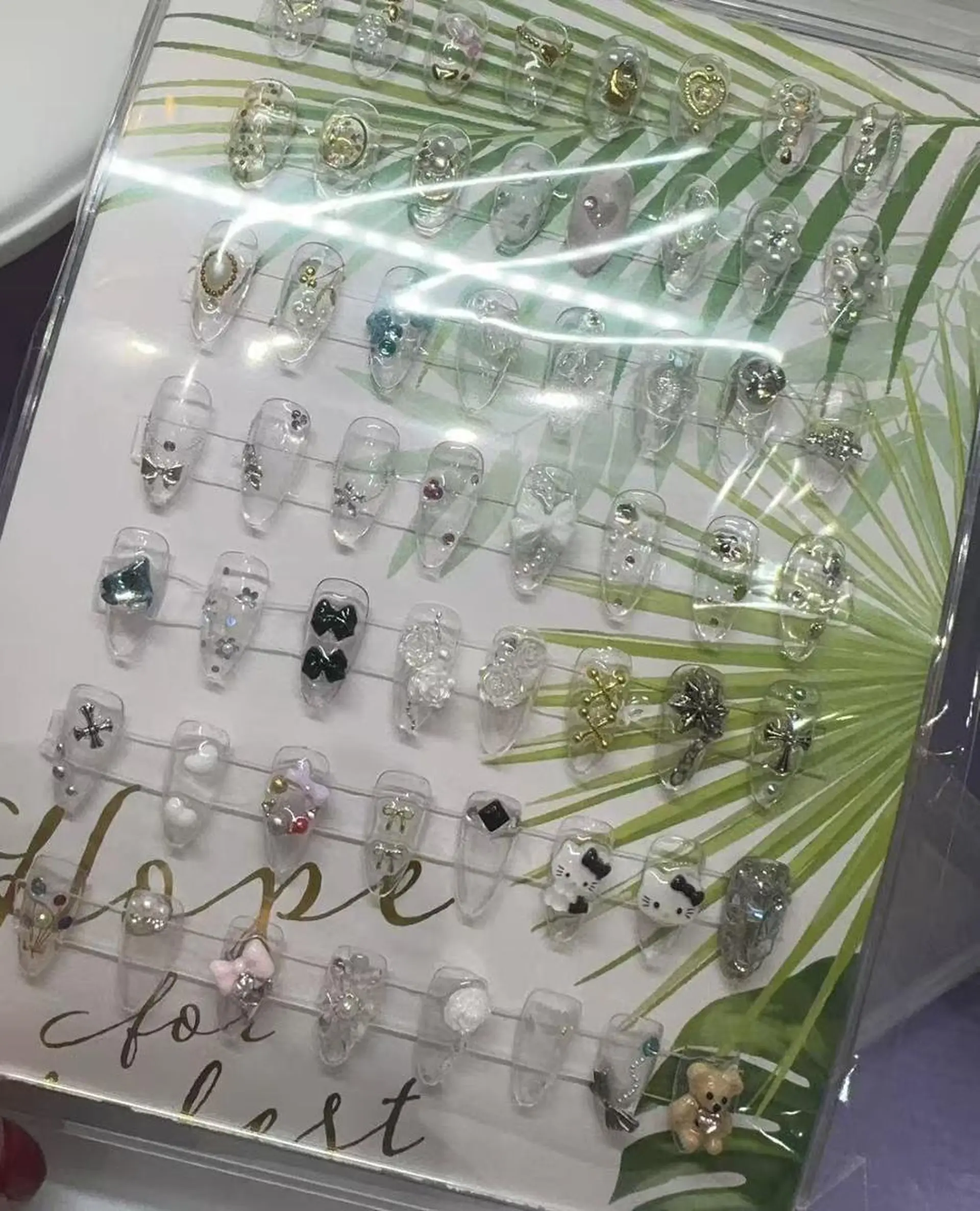 ネイル ハンドネイル &ME タカのネイルデザイン