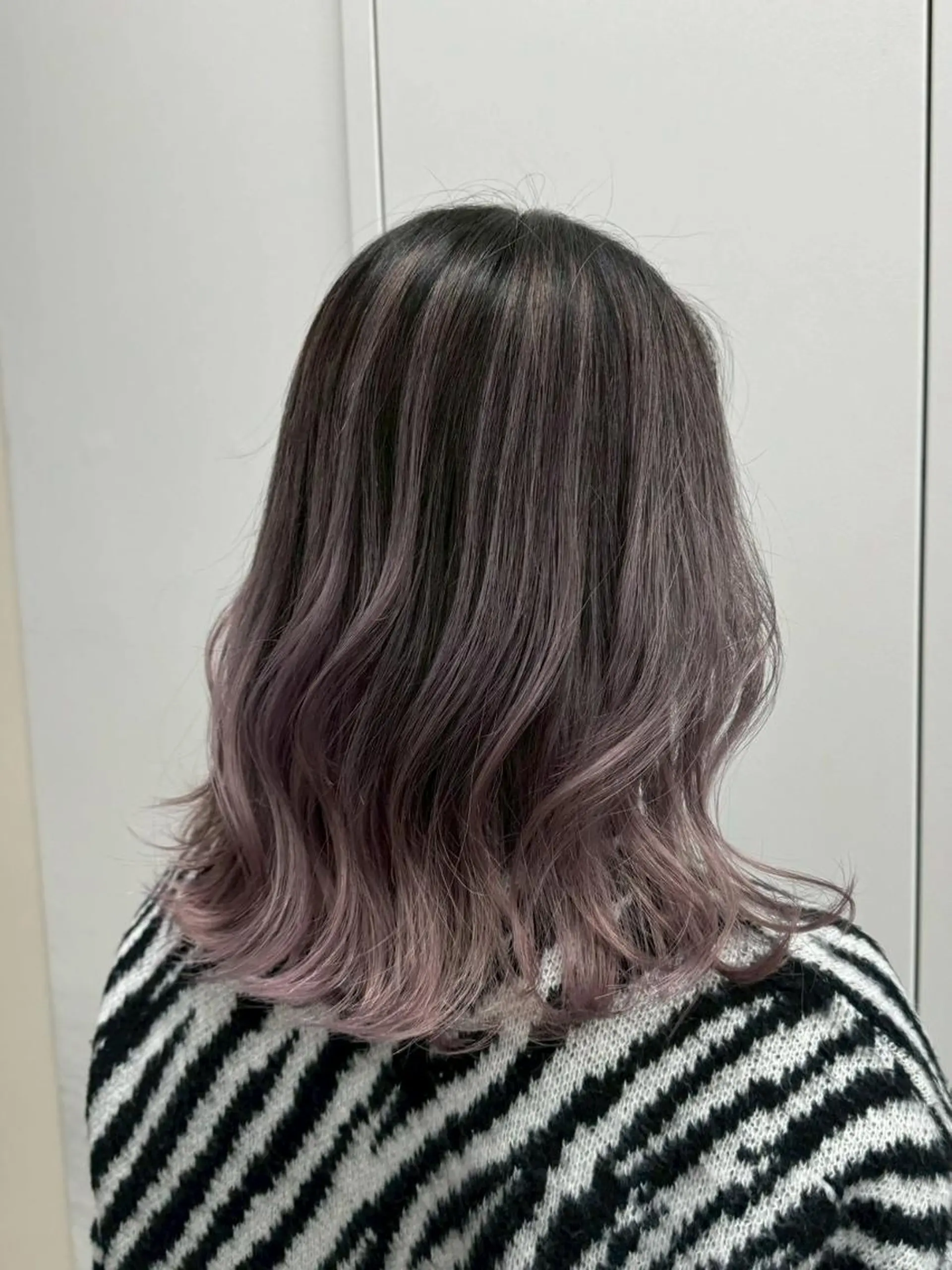 セミロング カラー アディクシーカラー アッシュ ブルーカラー ダークアッシュ グレージュ 【公式】amble luxe池袋東口🩷のヘアスタイル