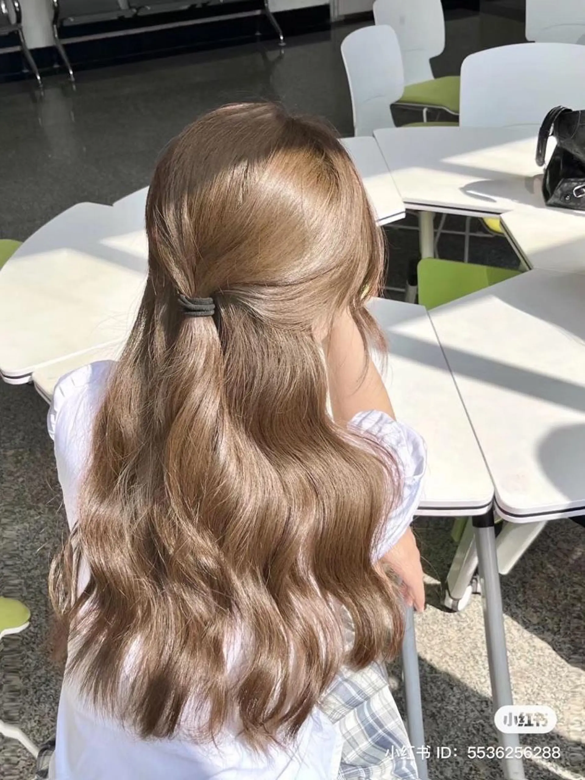 ロング カラー 大人上品🤍透明感 ベージュ🤍REOのヘアスタイル